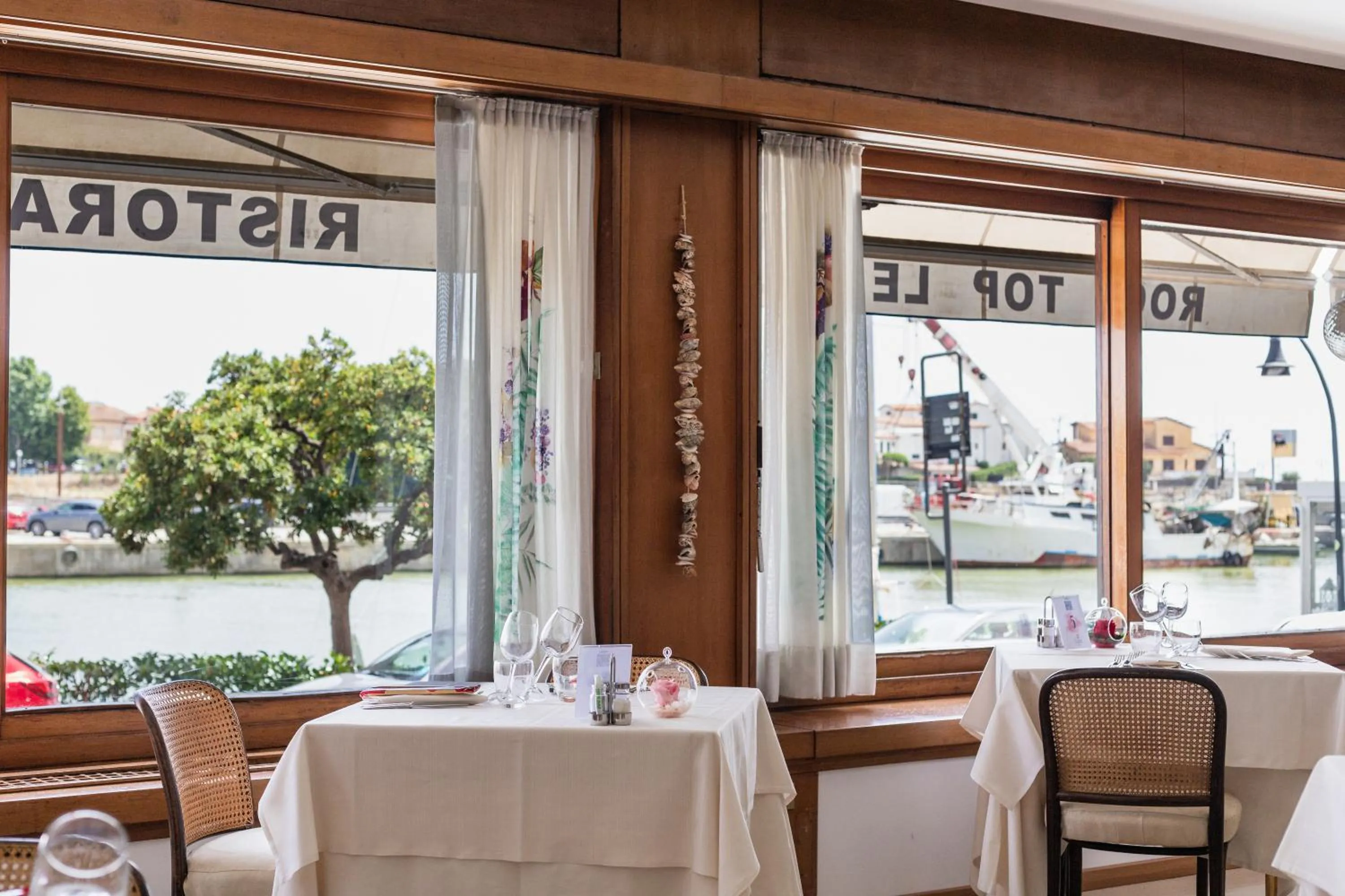 Restaurant/places to eat in Cav Approdo