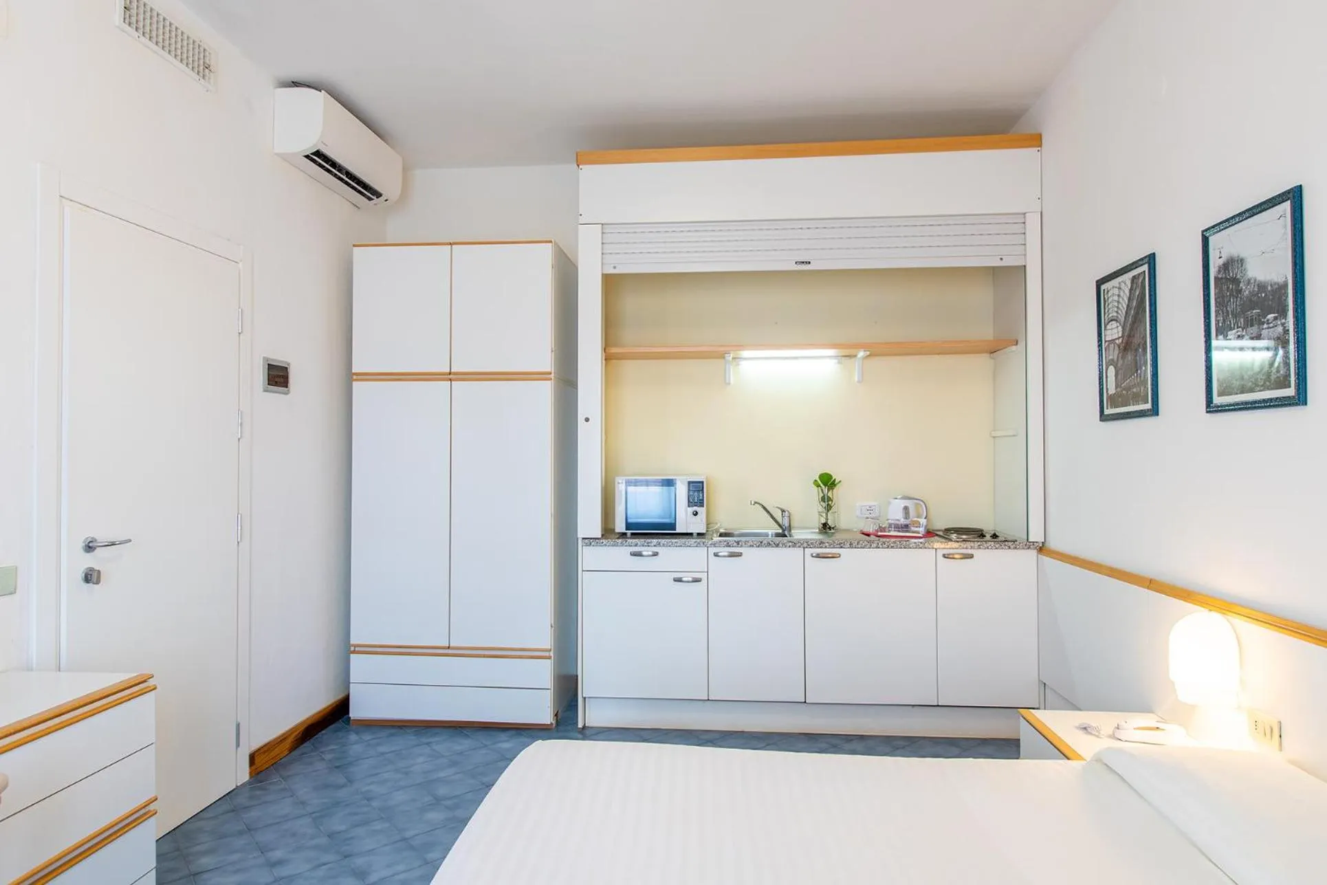 furniture, Bed in Cav Approdo