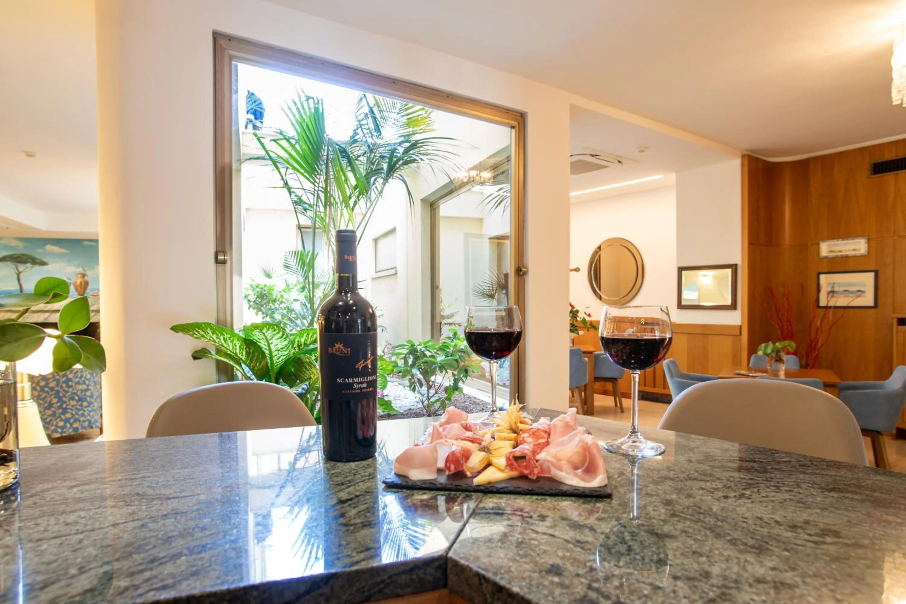 Lounge or bar in Cav Approdo