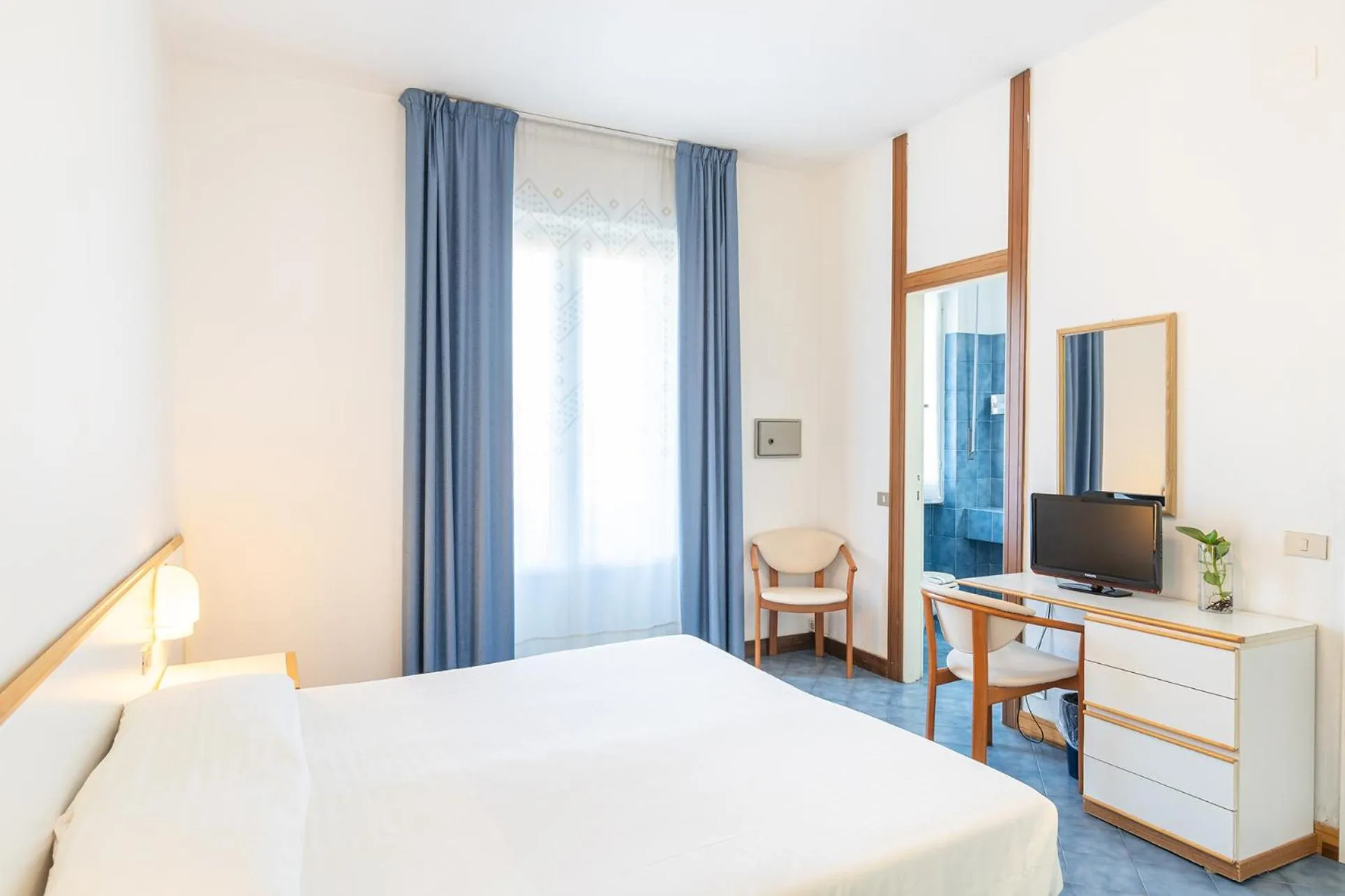 furniture, Bed in Cav Approdo