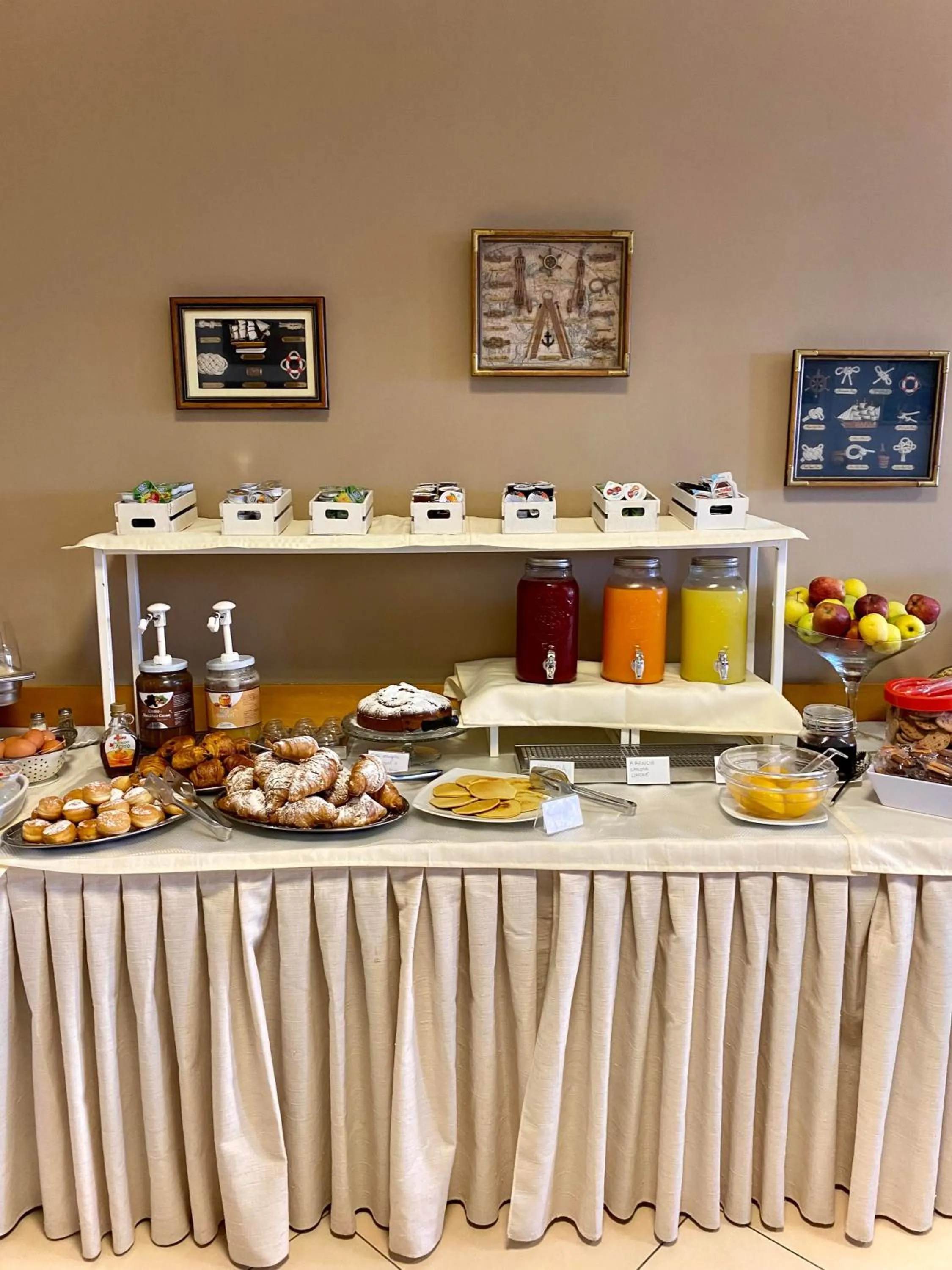 Breakfast in Hotel Amelia