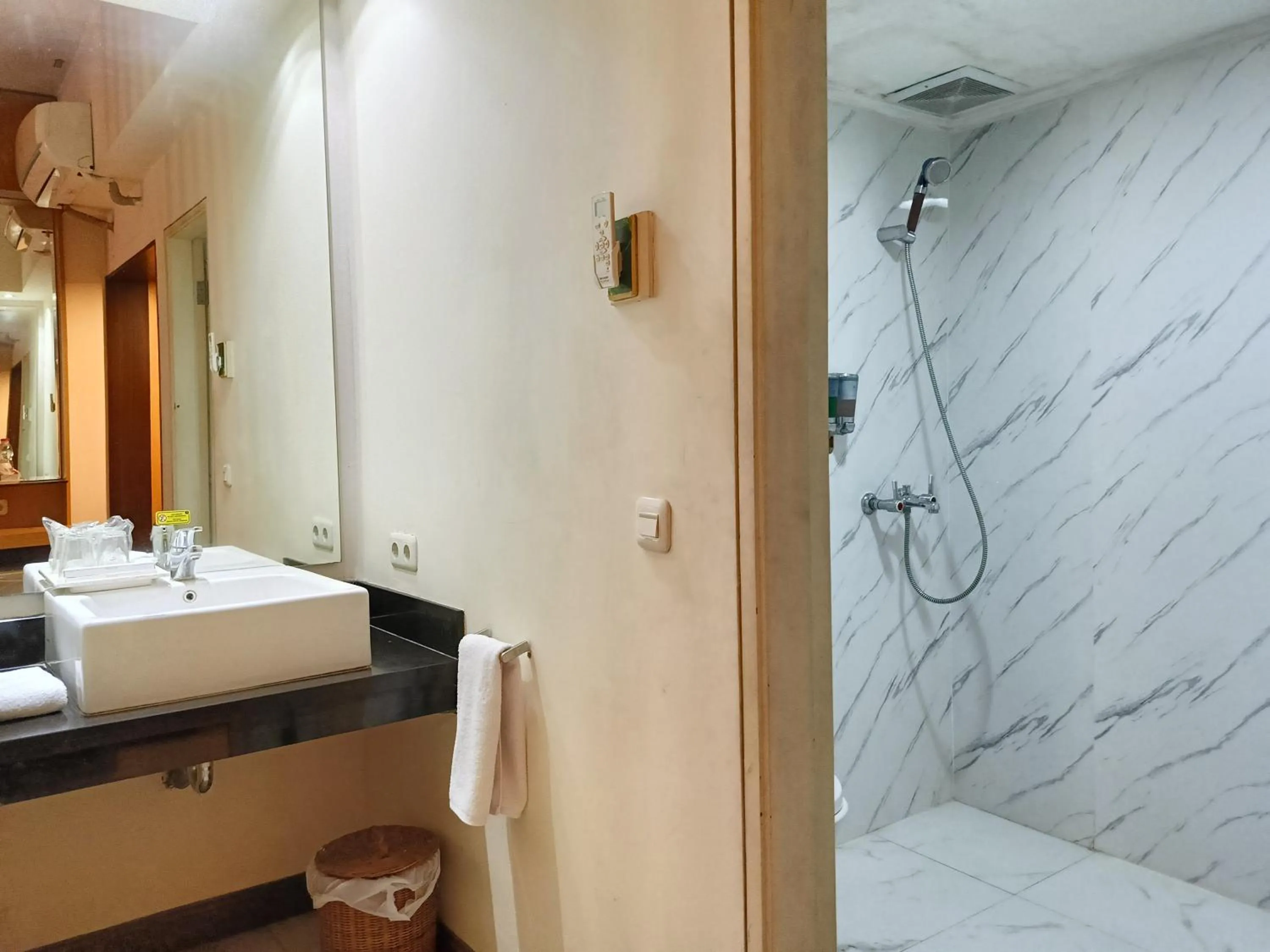 Bathroom in Lux Tychi Hotel