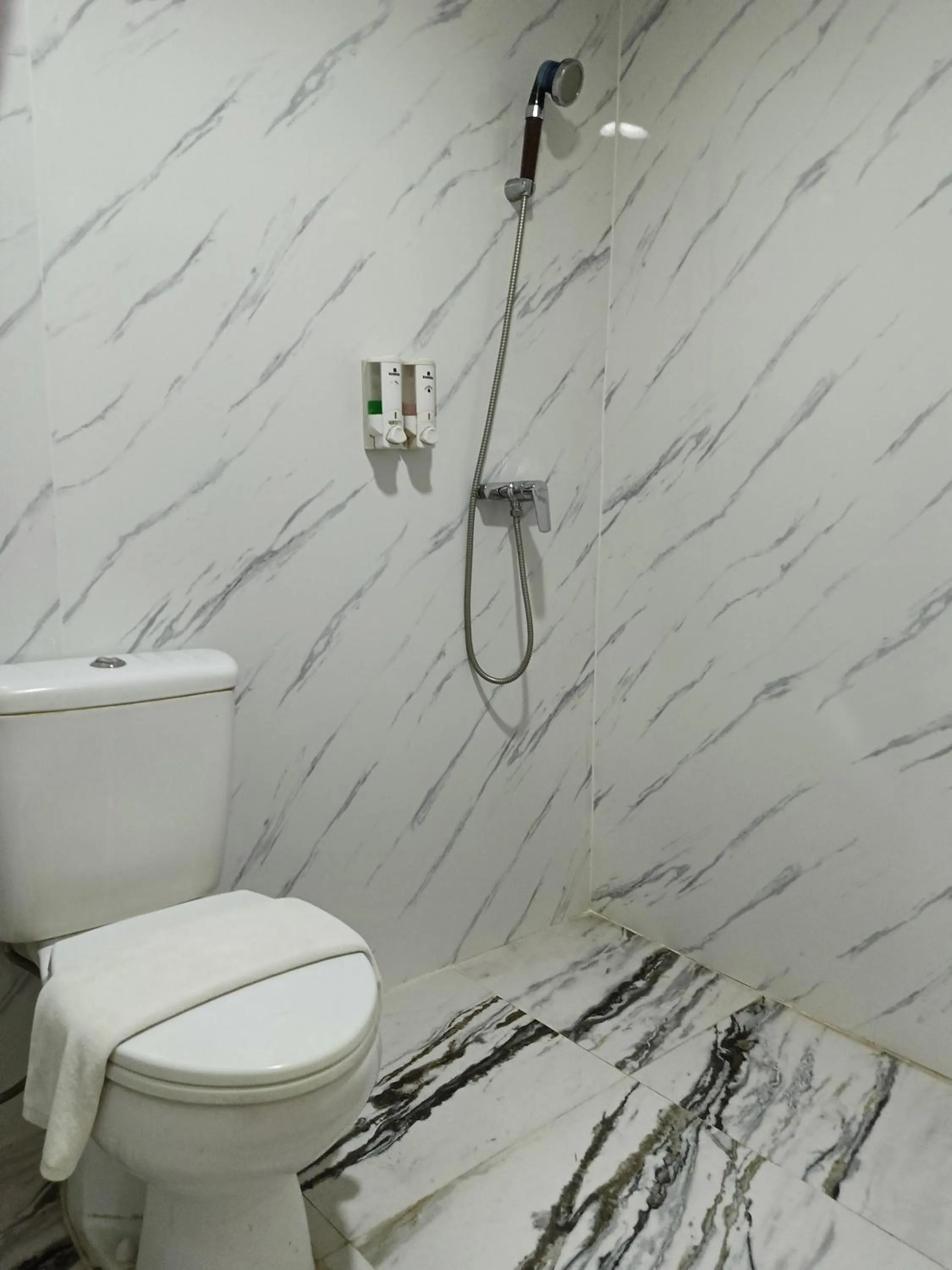 Bathroom in Lux Tychi Hotel