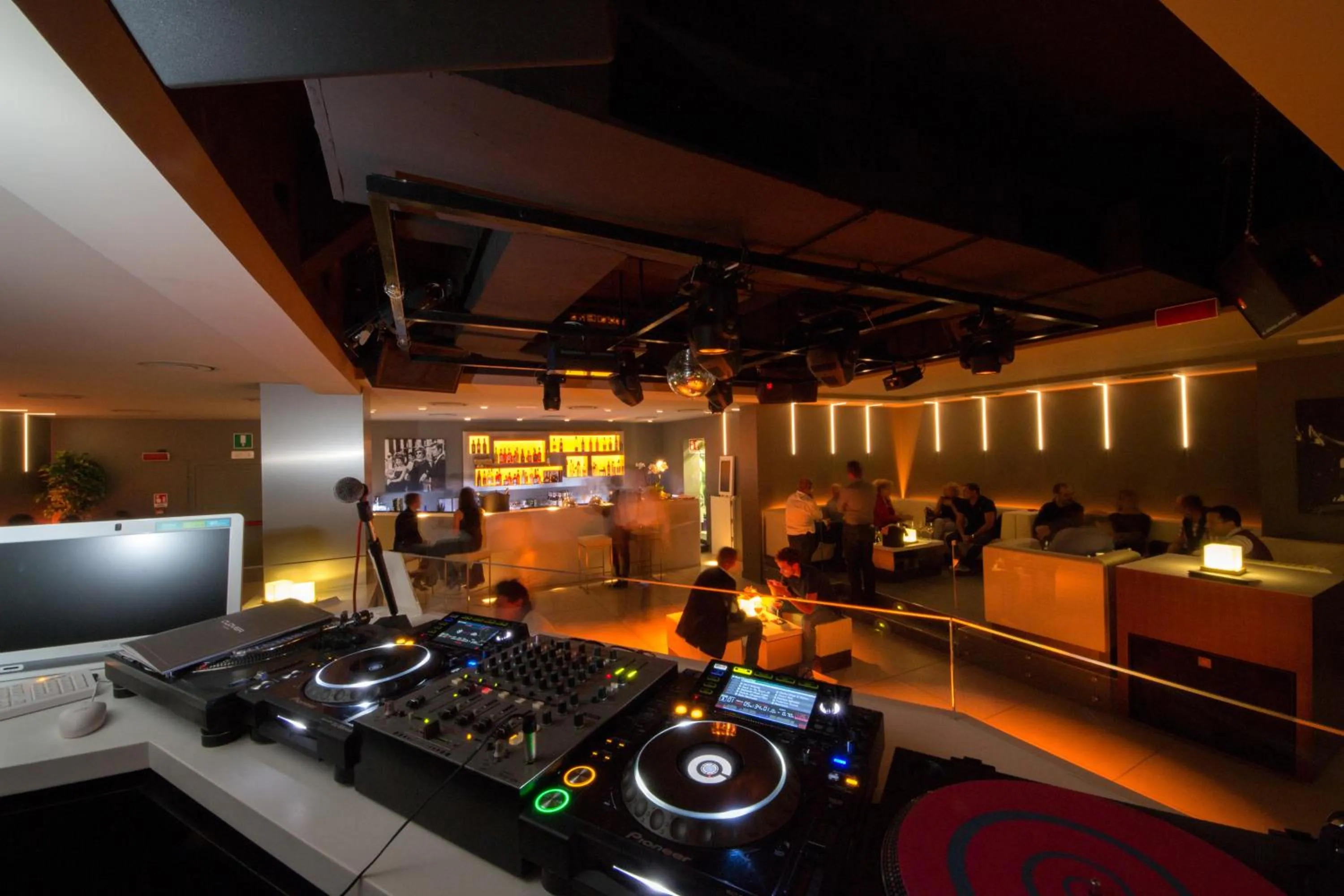 Evening entertainment in Hotel Campelli