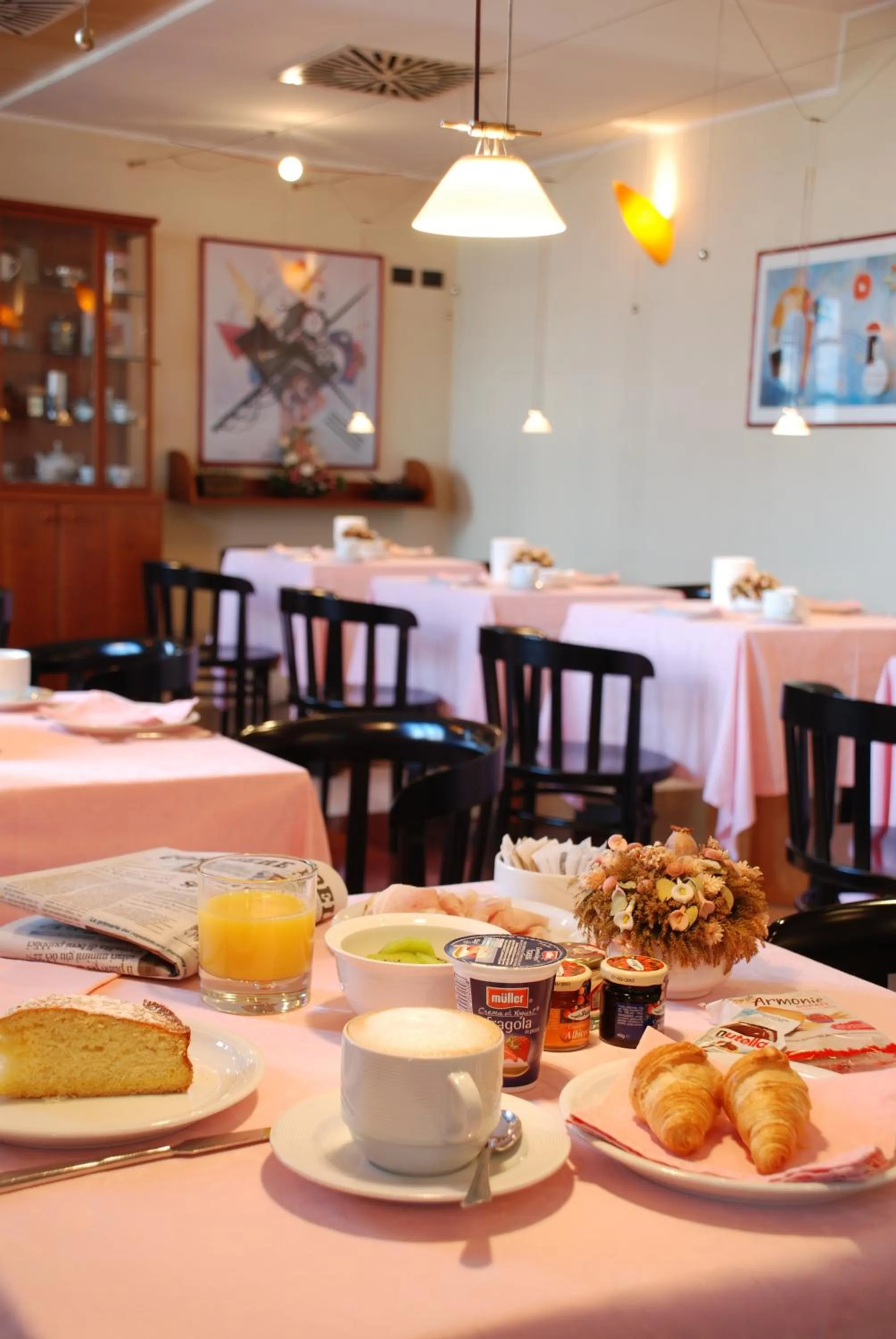 Restaurant/places to eat in Hotel Campelli