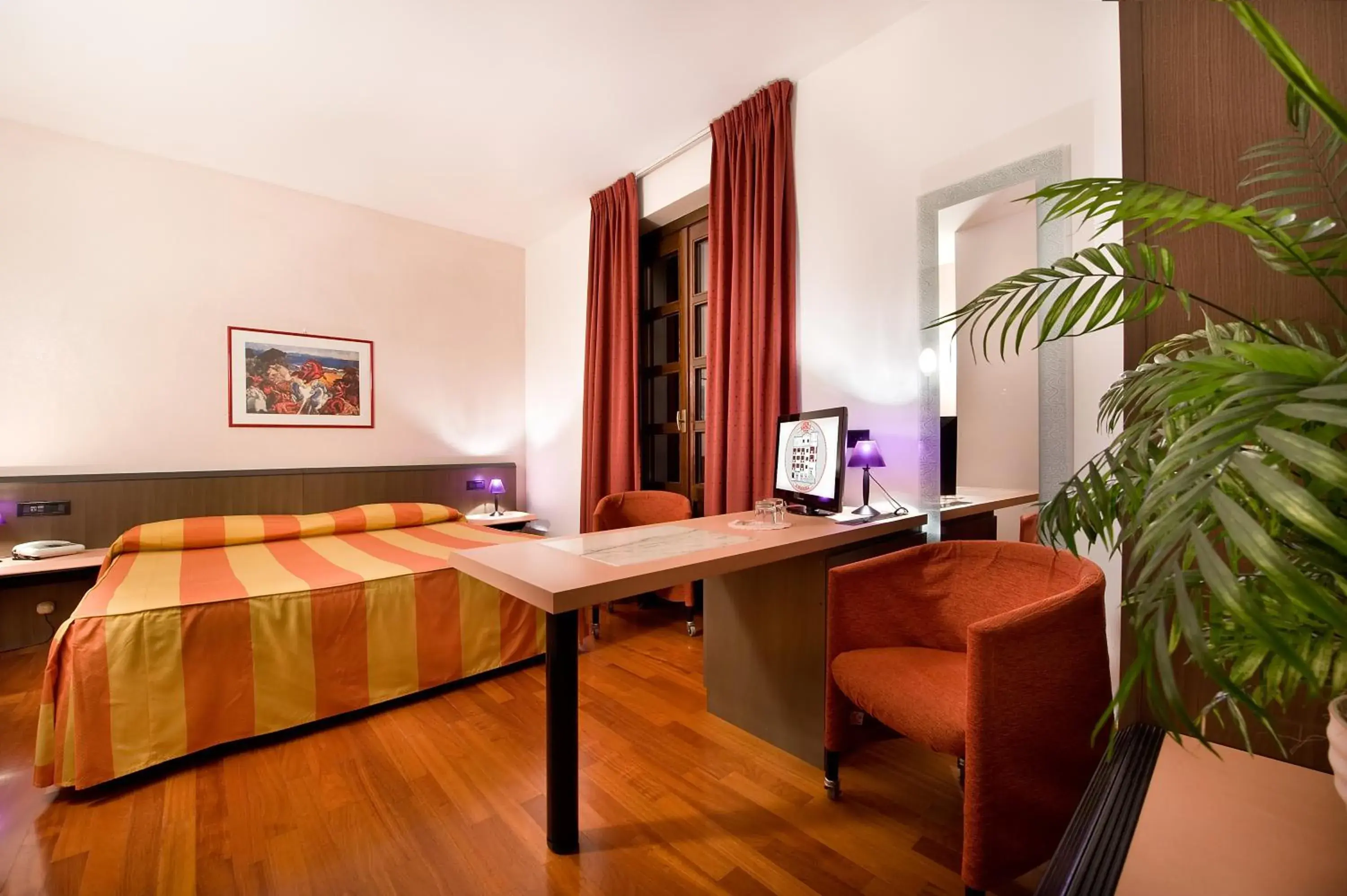 Double or Twin Room with Balcony - single occupancy in Hotel Campelli Double or Twin Room with Balcony - single occupancy in Hotel Campelli