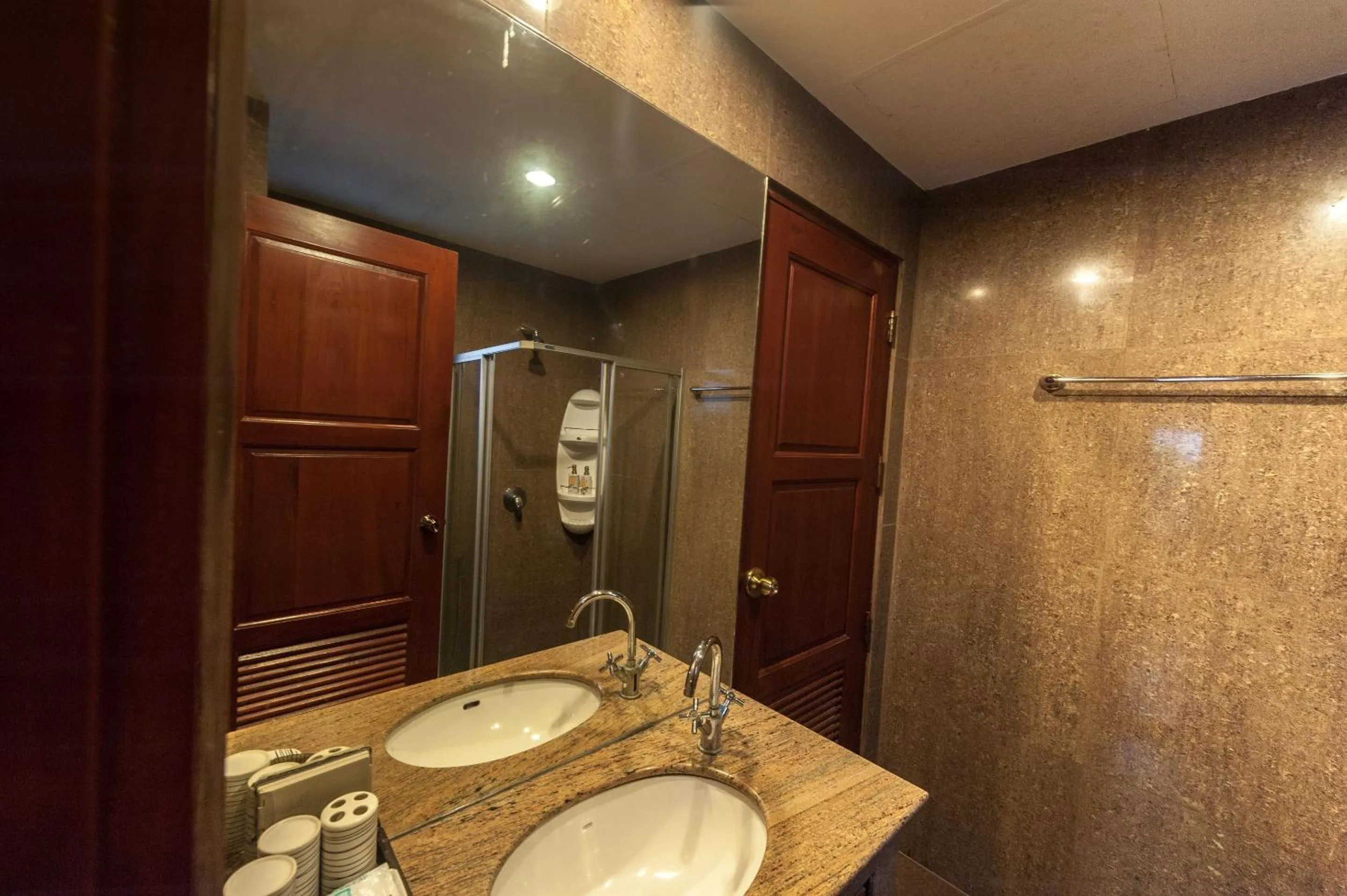 Bathroom in Ruen Ariya Resort