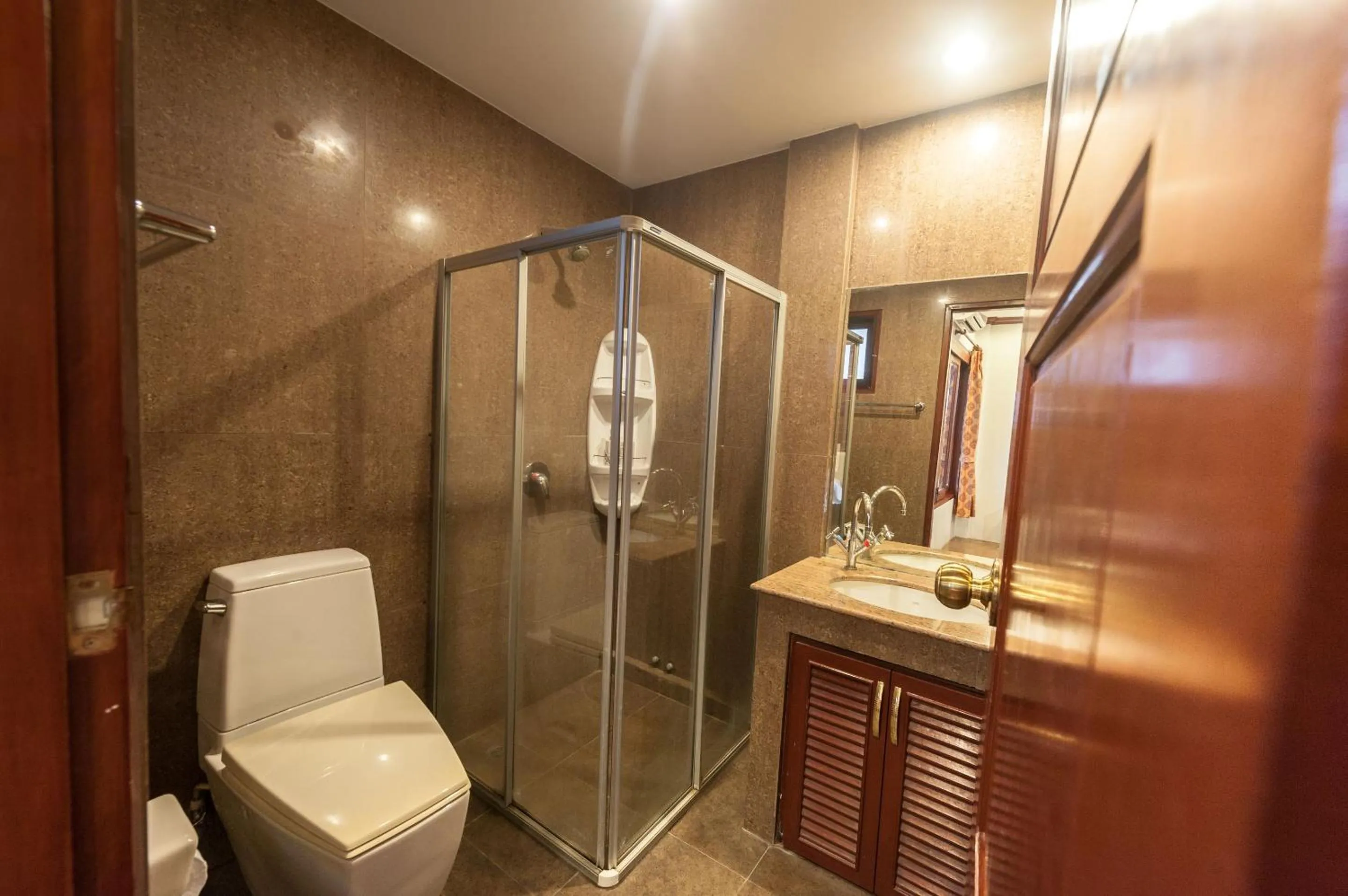 Bathroom in Ruen Ariya Resort