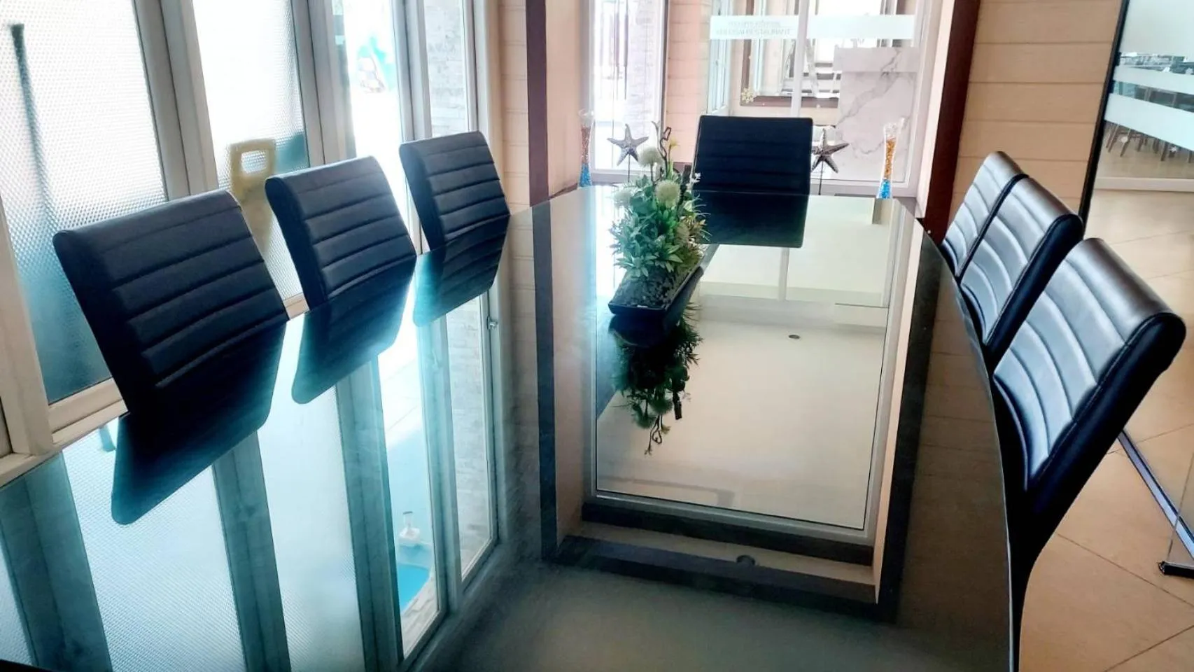 Business facilities in Saisawan Beach Luxury Hotel