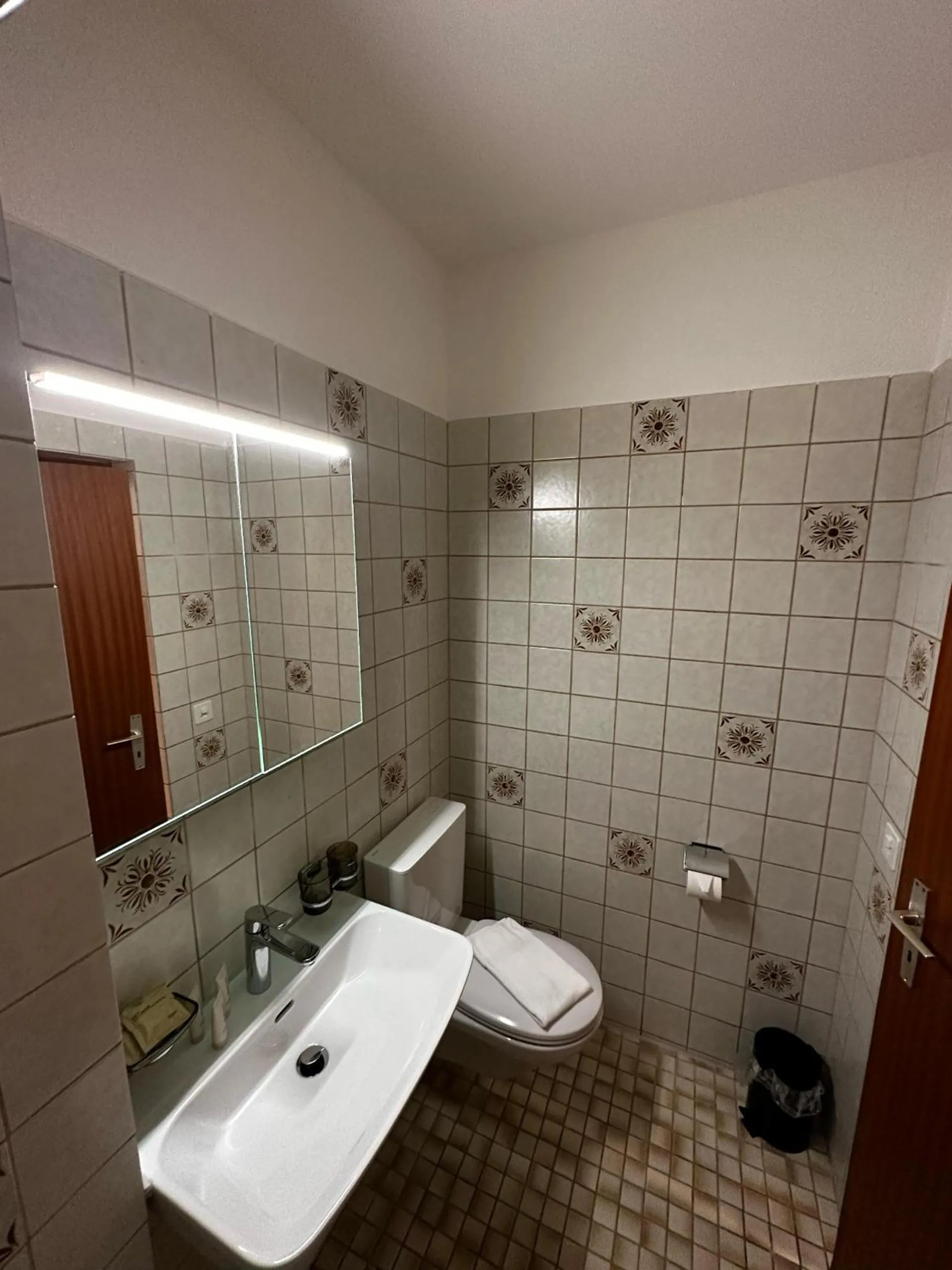 Toilet in HITrental Seefeld - Kreuzstrasse Apartments