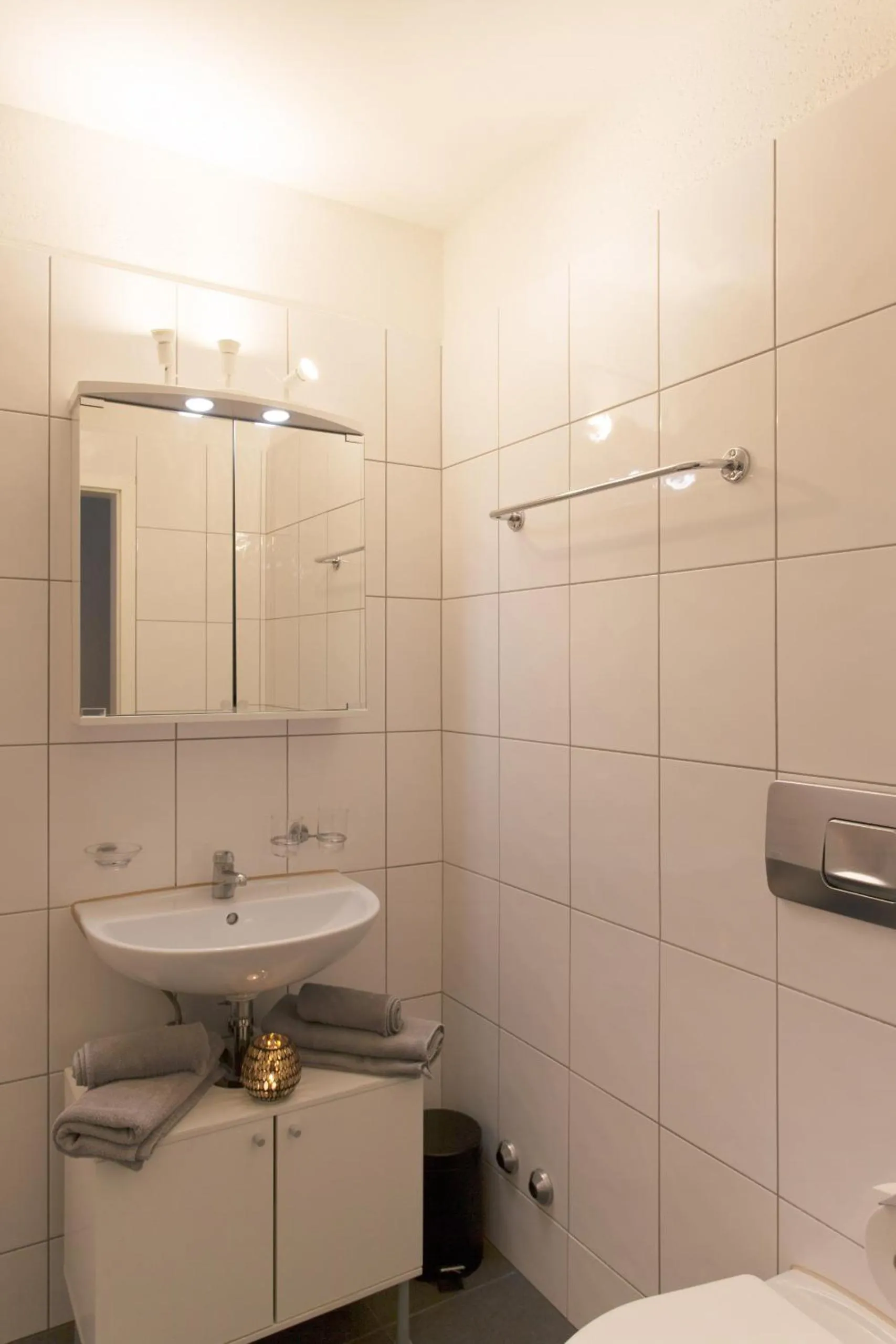 Shower in HITrental Seefeld - Kreuzstrasse Apartments