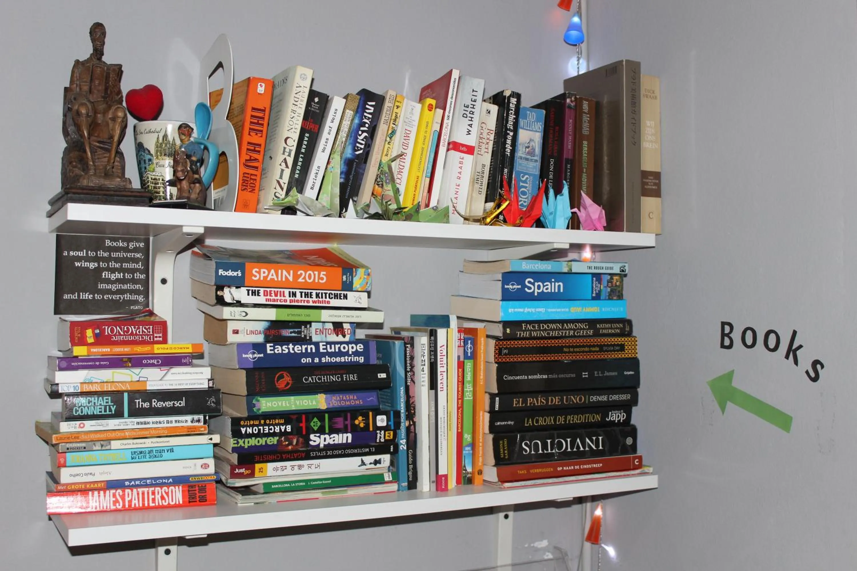 Library in Sleep Green - Certified Eco Youth Hostel