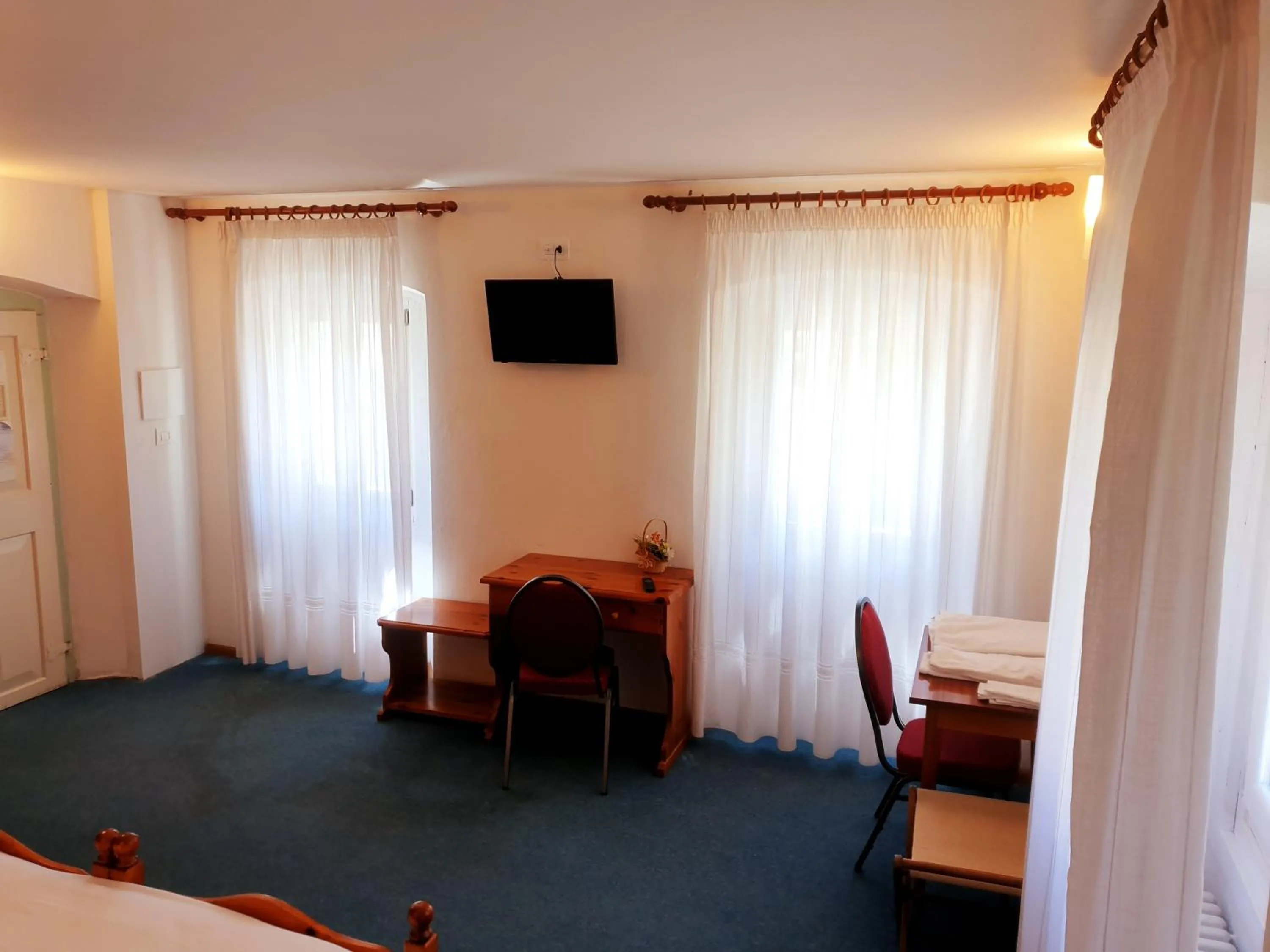 Photo of the whole room, Bed in Albergo Trieste