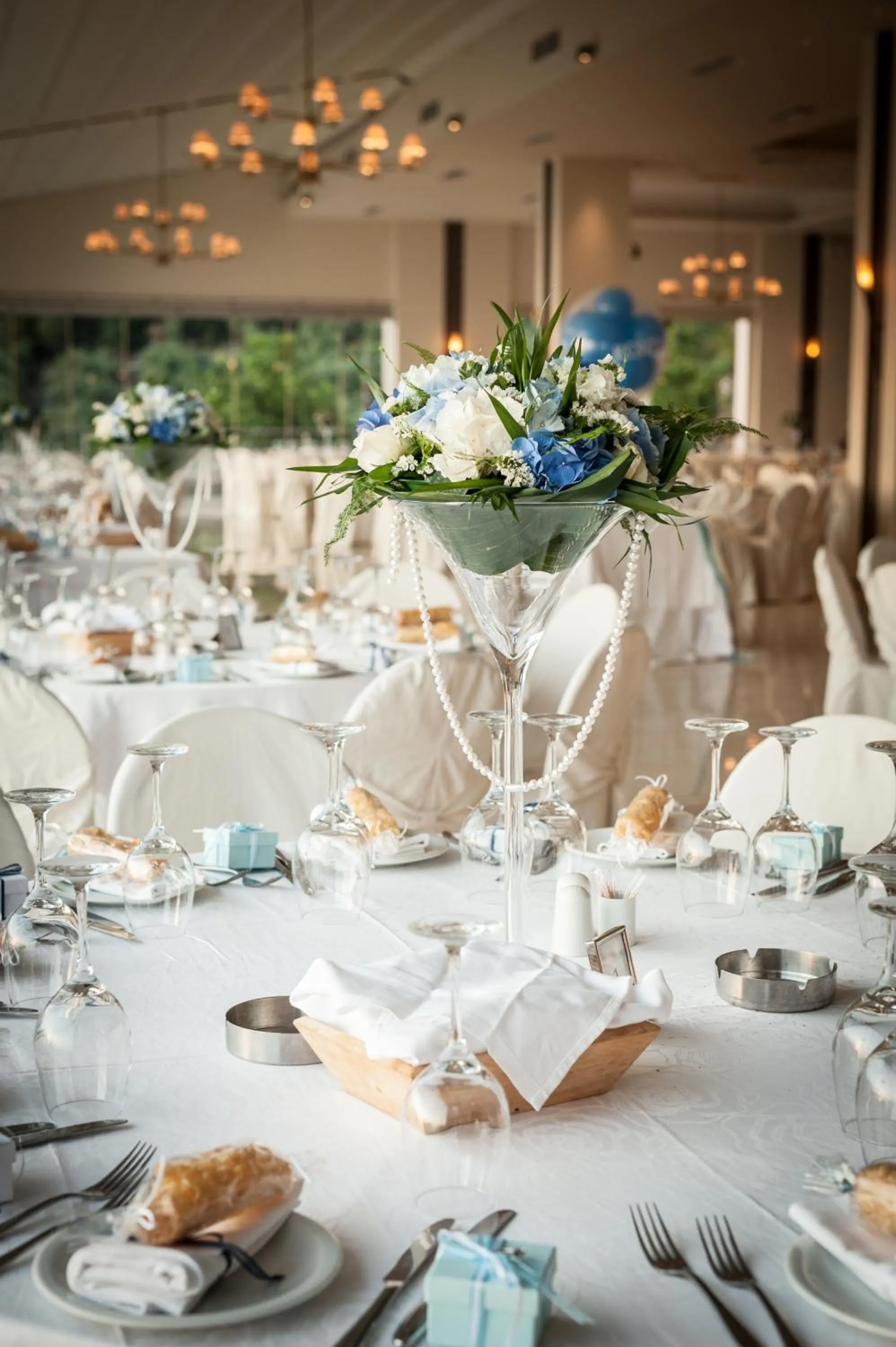 Restaurant/places to eat in Belvedere Hotel