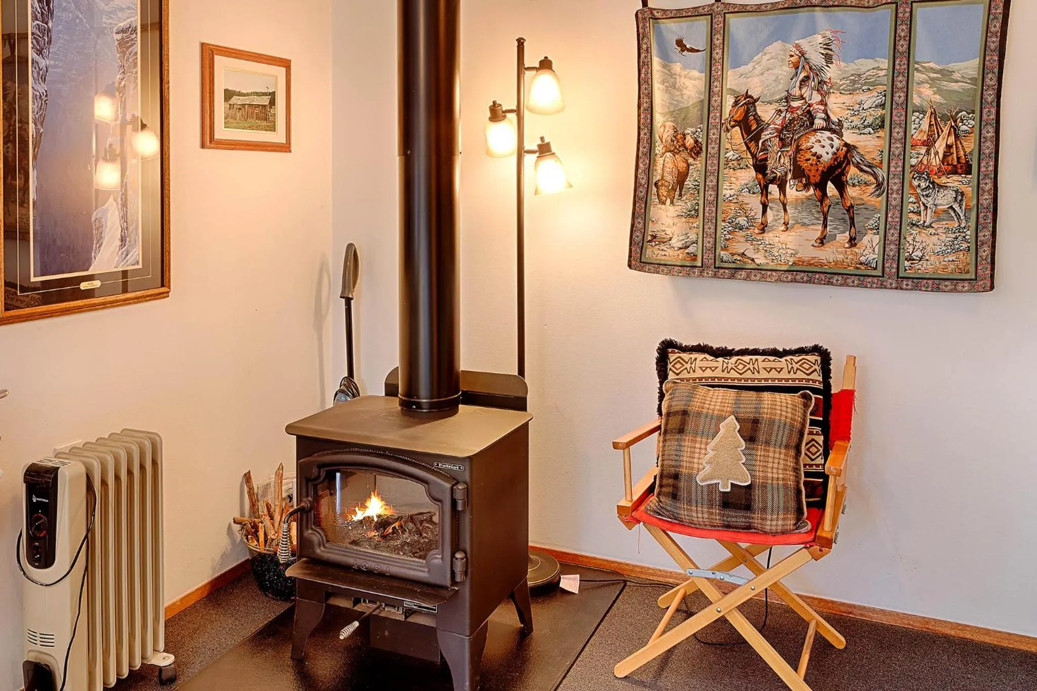 Living room in Frontier Cabin