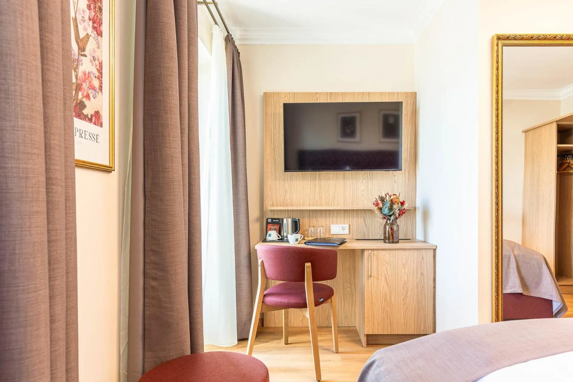 Photo of the whole room, Bed in Hotel Schlossblick Chiemsee