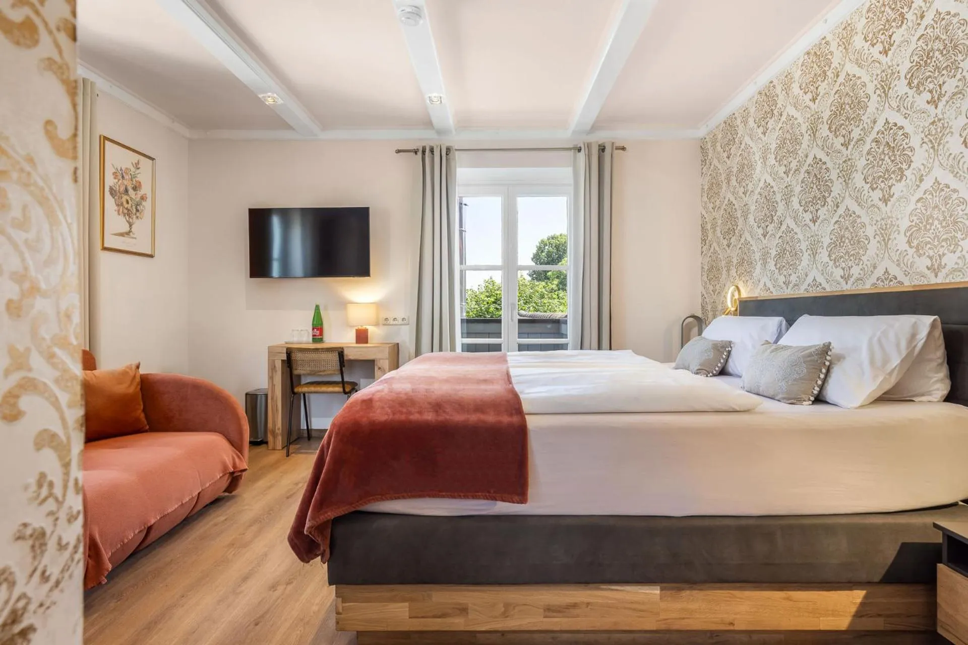 Photo of the whole room, Bed in Hotel Schlossblick Chiemsee