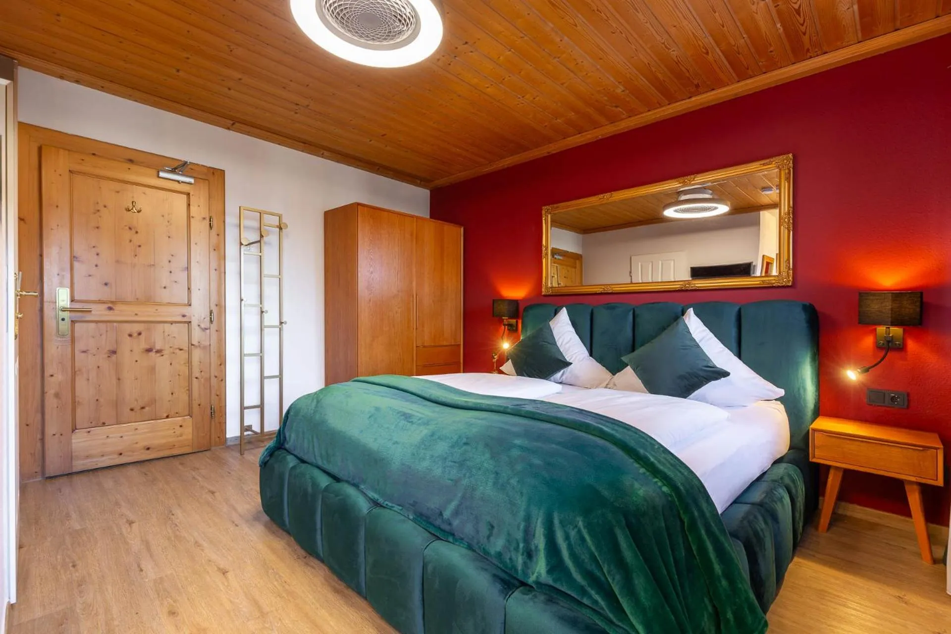 Photo of the whole room, Bed in Hotel Schlossblick Chiemsee