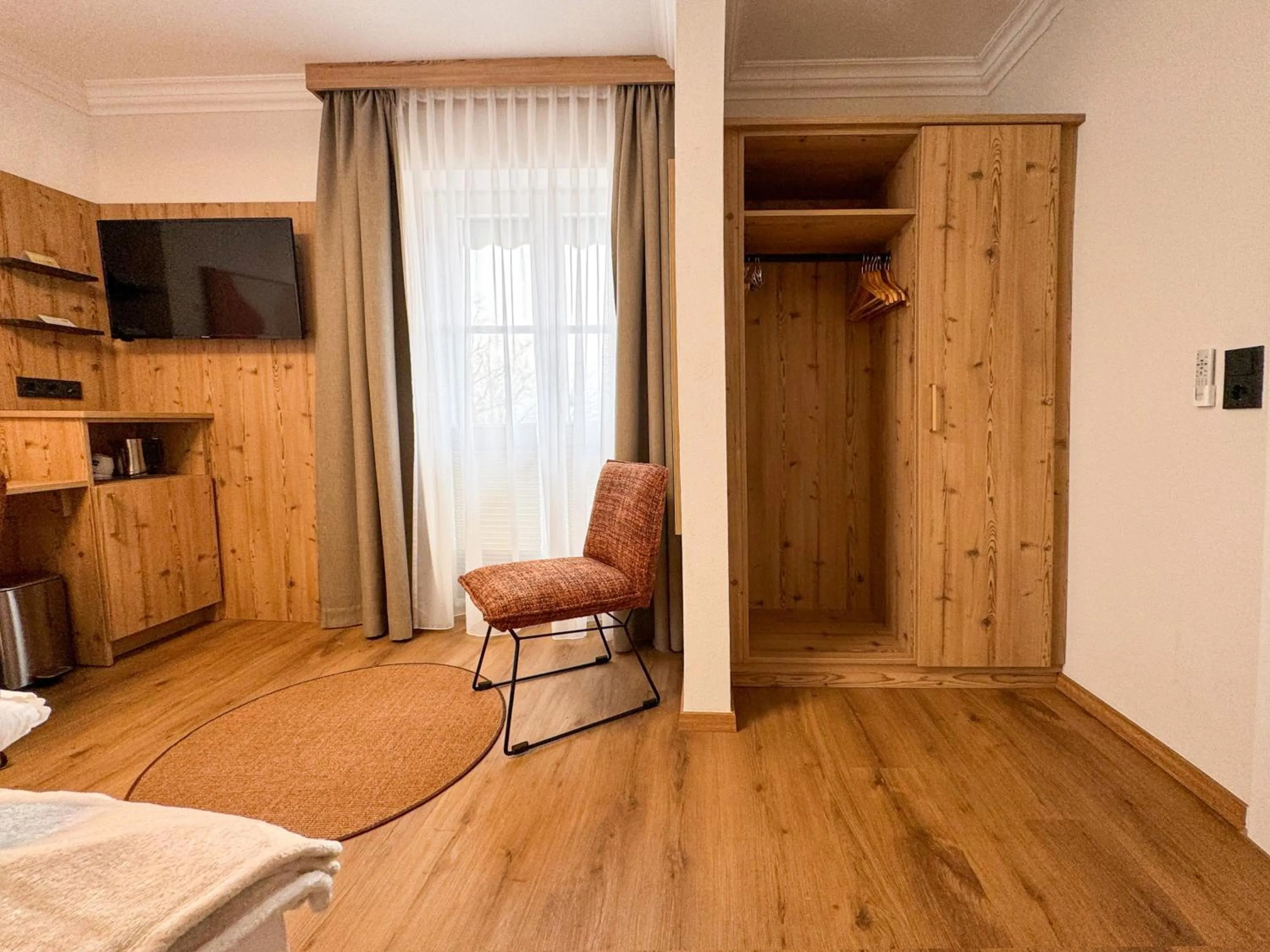 Photo of the whole room, Bed in Hotel Schlossblick Chiemsee