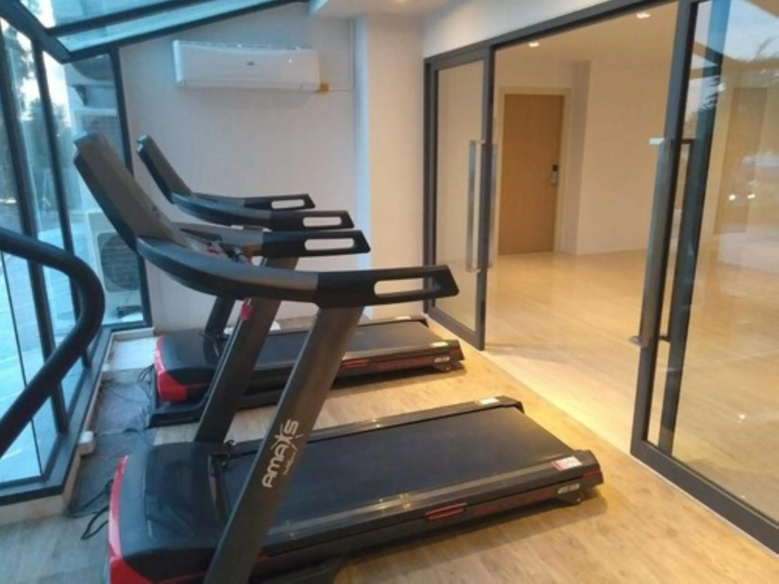 Fitness centre/facilities in Worita Cove Hotel