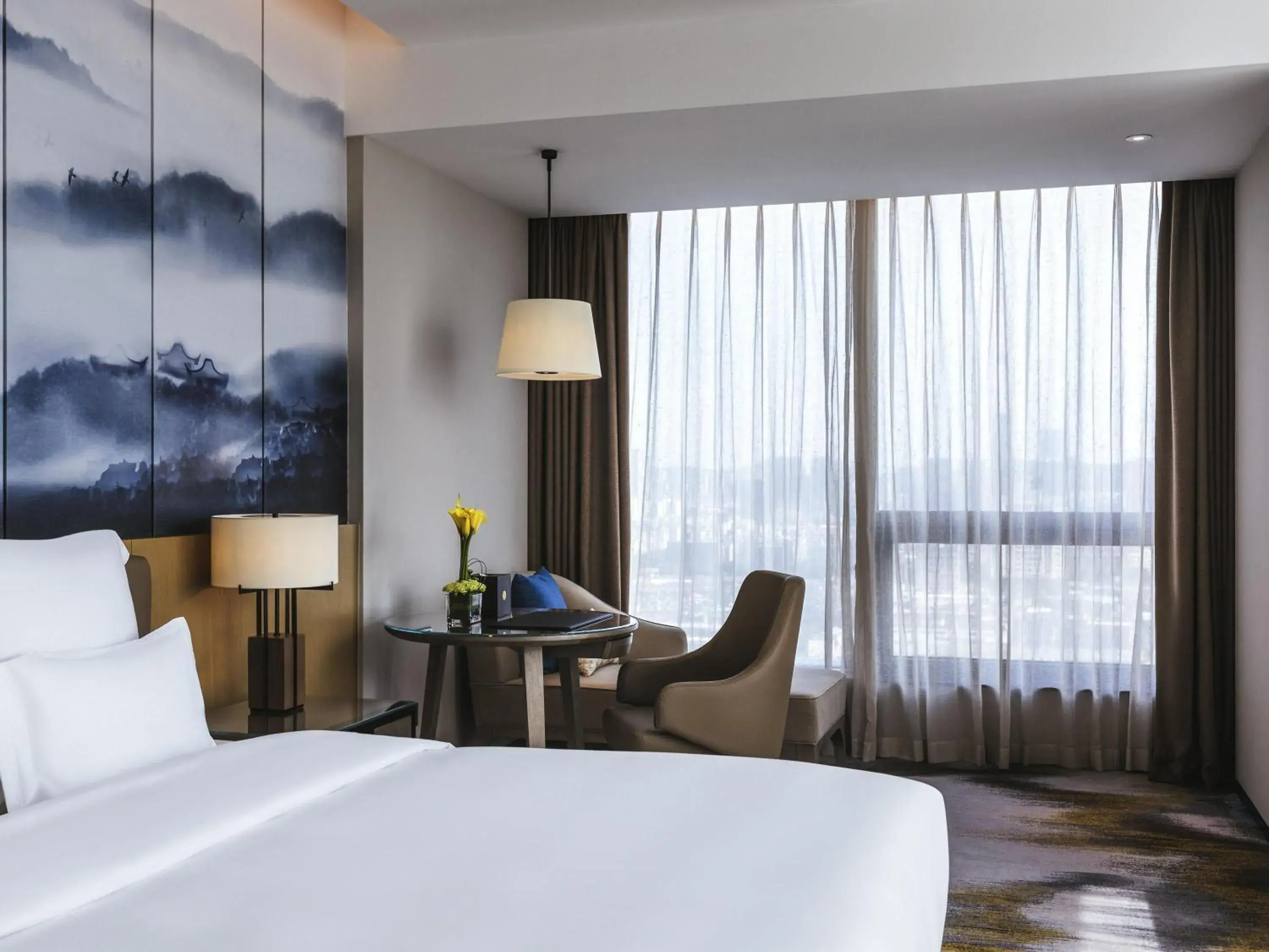 Superior King Room with City View in Pullman Fuzhou Tahoe Superior King Room with City View in Pullman Fuzhou Tahoe