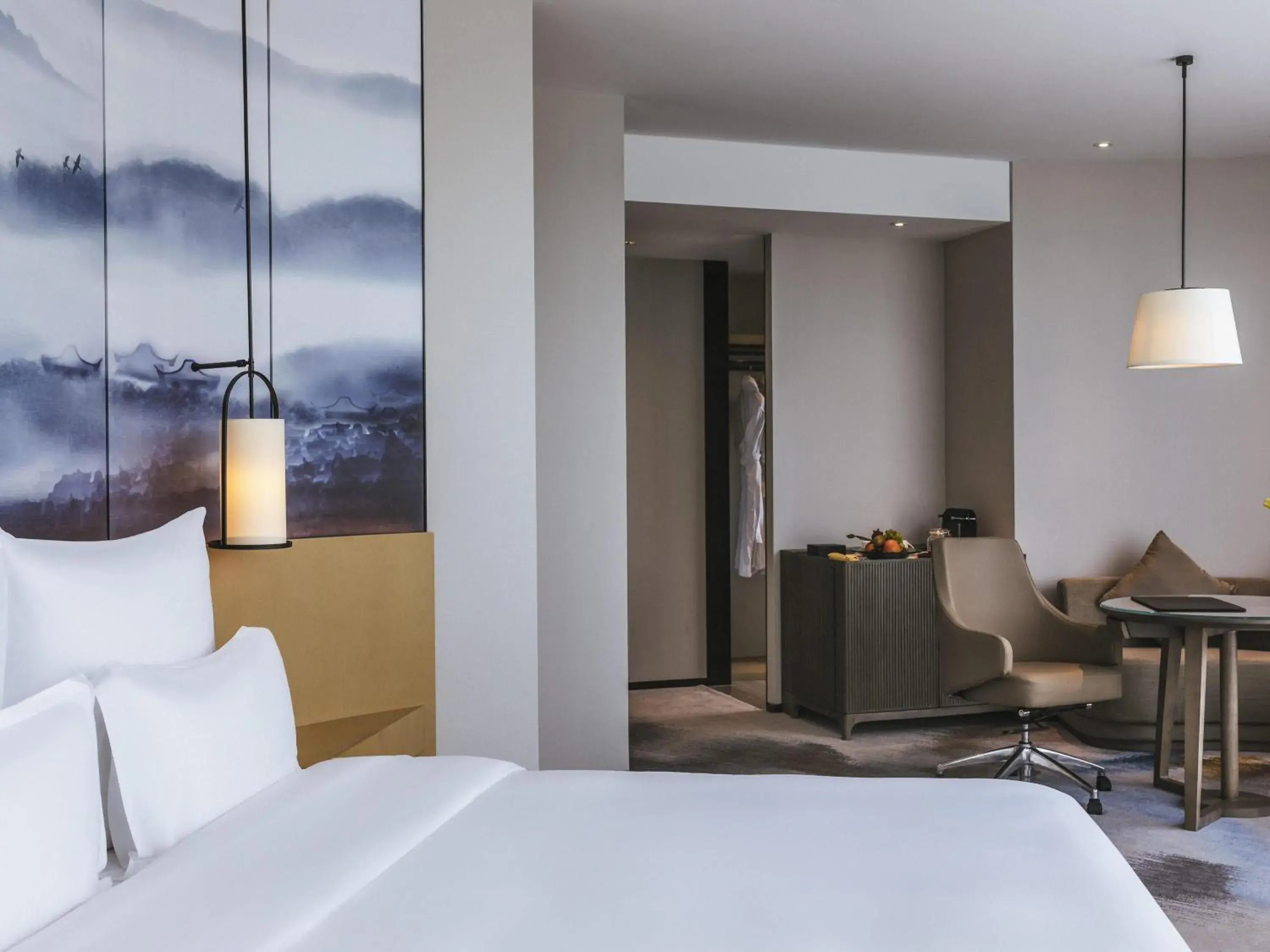 Exclusive Room with One King Bed and One Sofa Bed in Pullman Fuzhou Tahoe Exclusive Room with One King Bed and One Sofa Bed in Pullman Fuzhou Tahoe