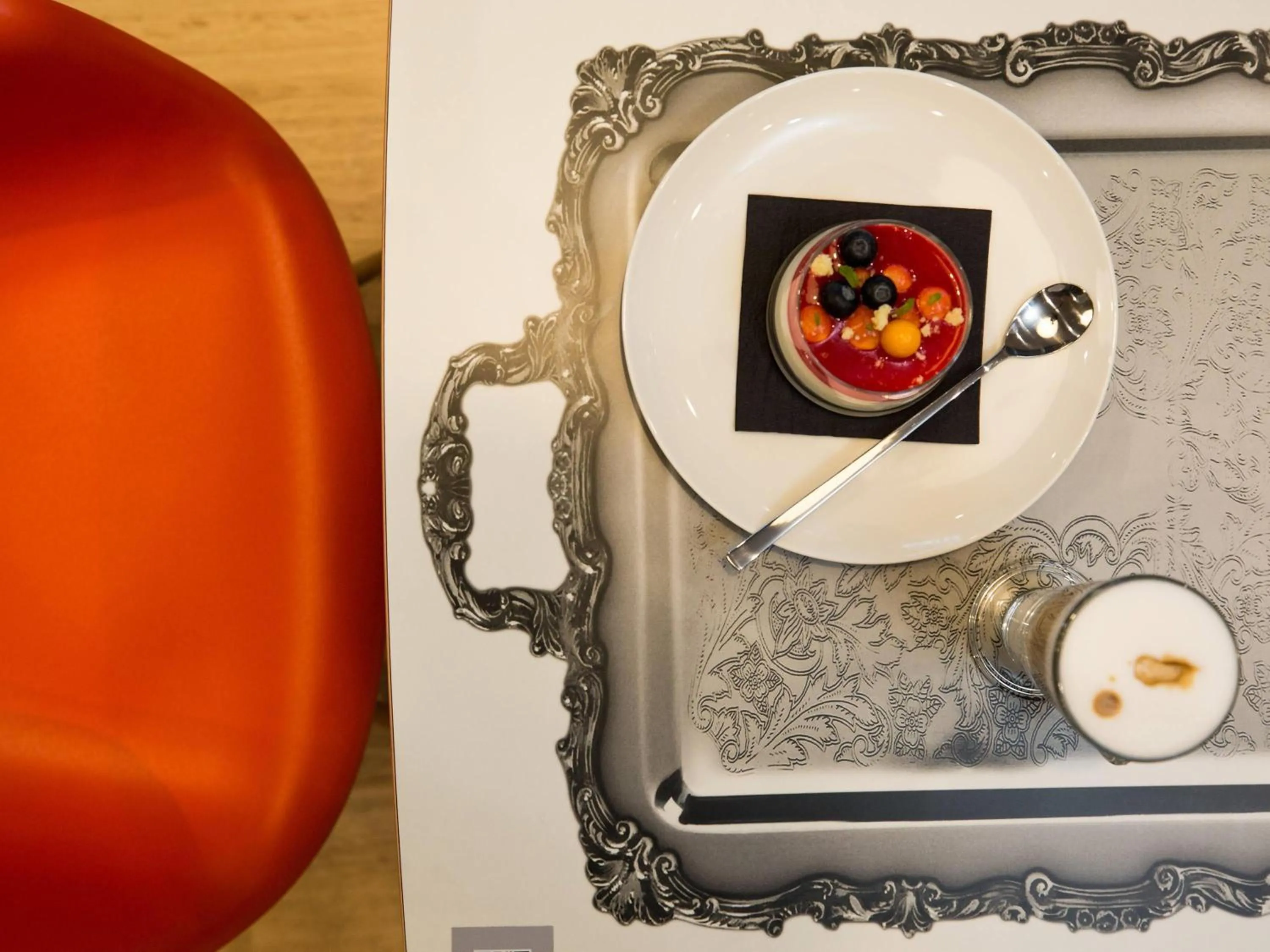 Restaurant/places to eat in ibis Vilnius Centre