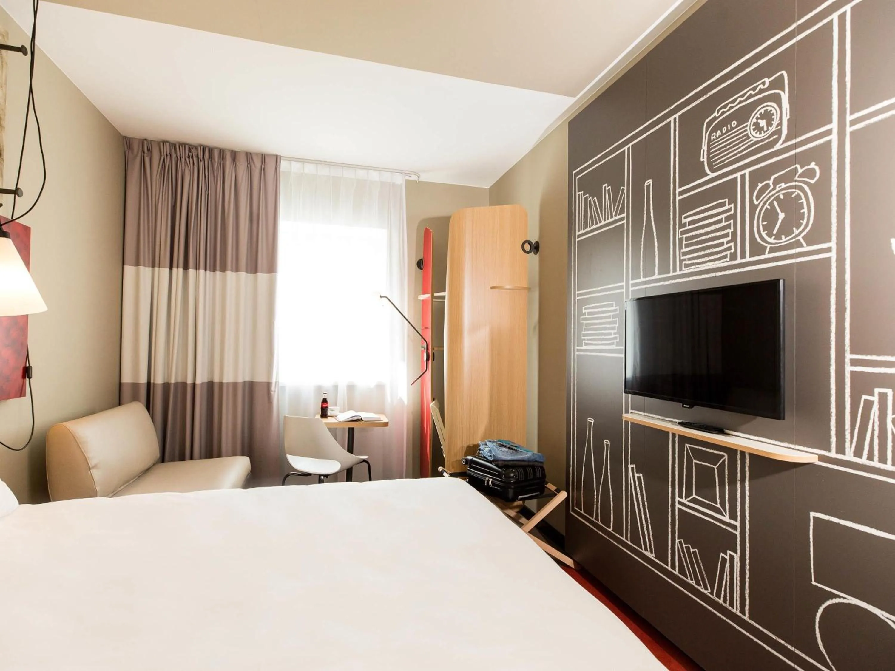 Bedroom, Bed in ibis Vilnius Centre