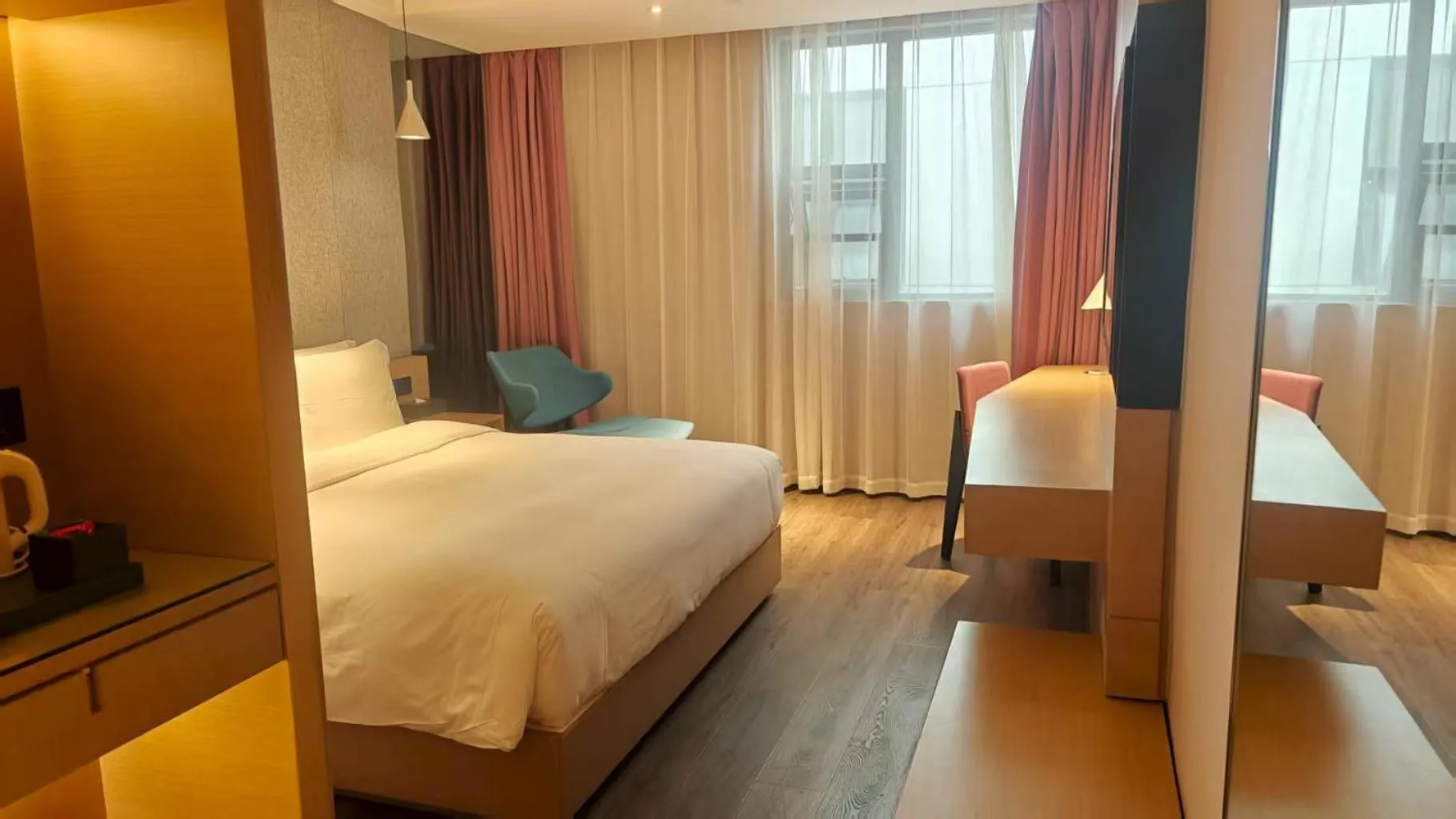 Bed in Mercure Suzhou Downtown