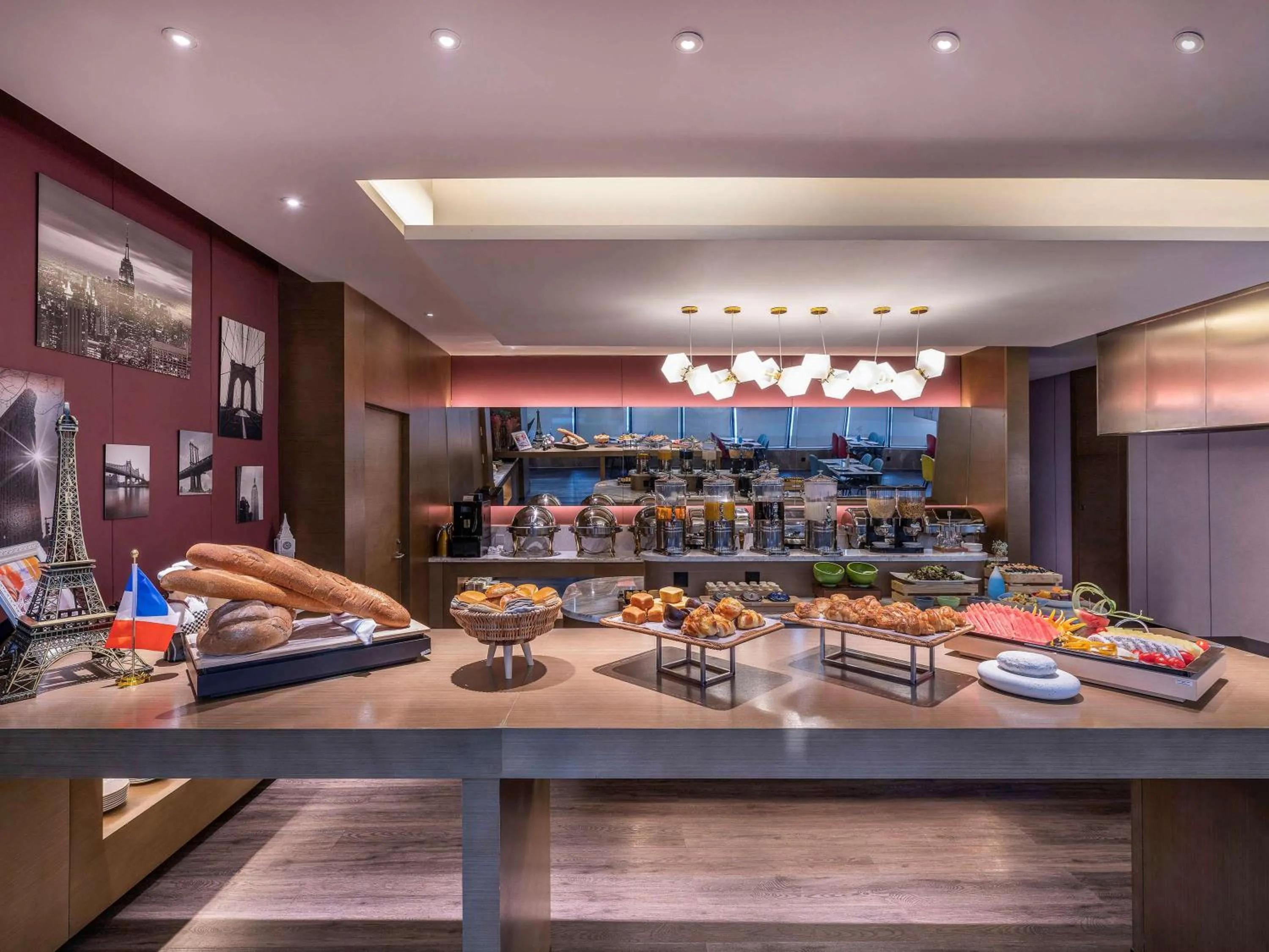 Restaurant/places to eat in Mercure Suzhou Downtown