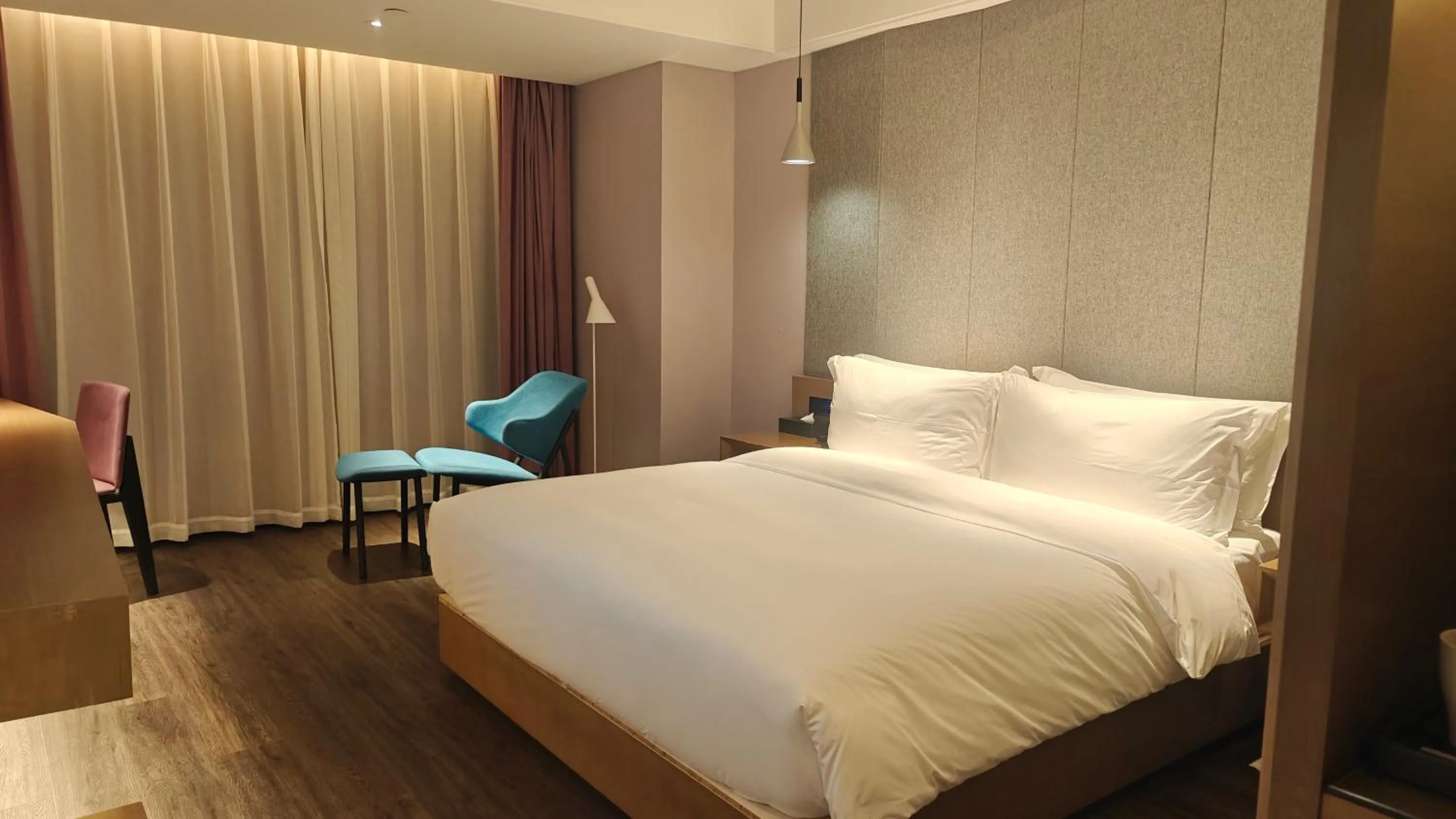 Bed in Mercure Suzhou Downtown