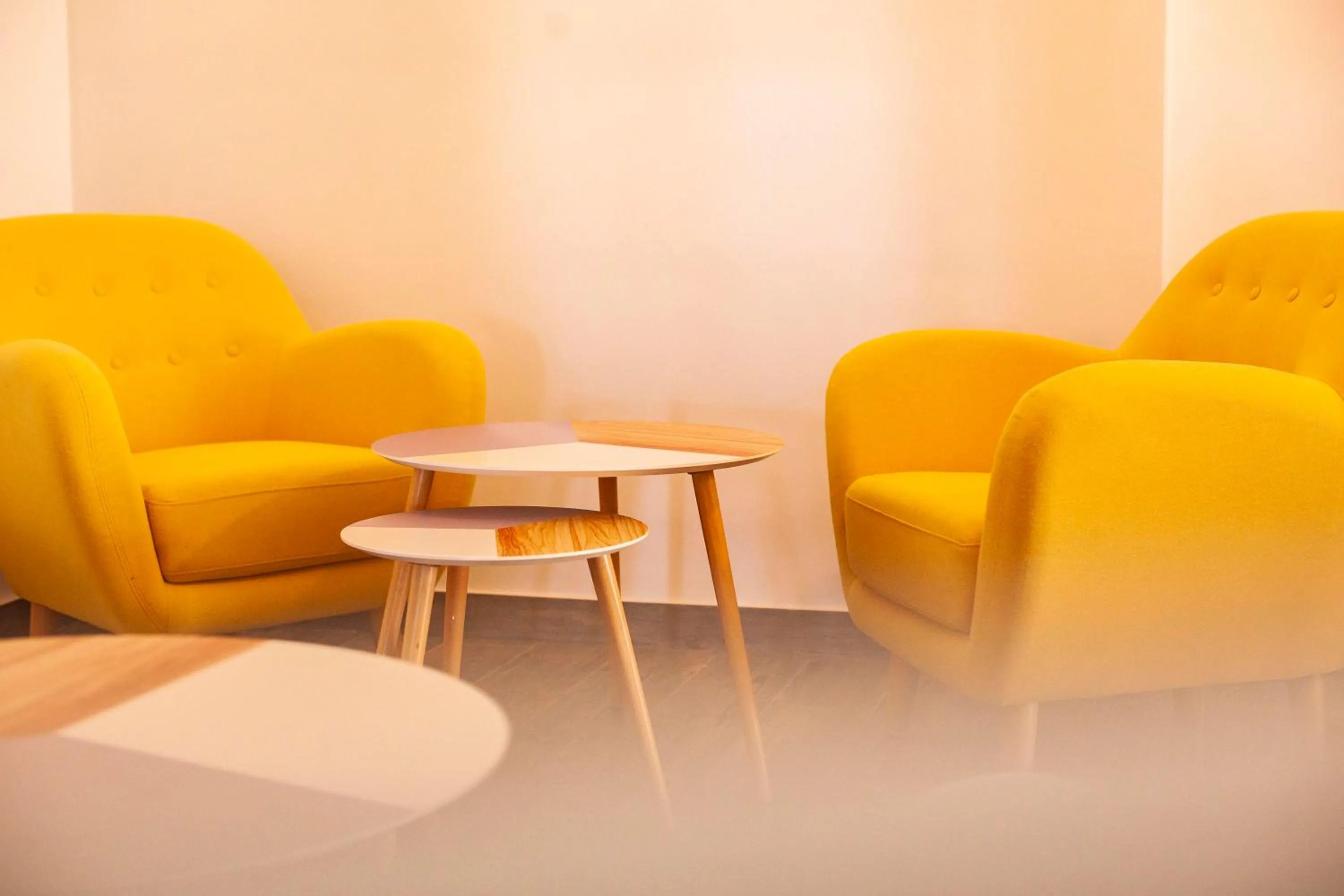 Communal lounge/ TV room in Hotel Bari