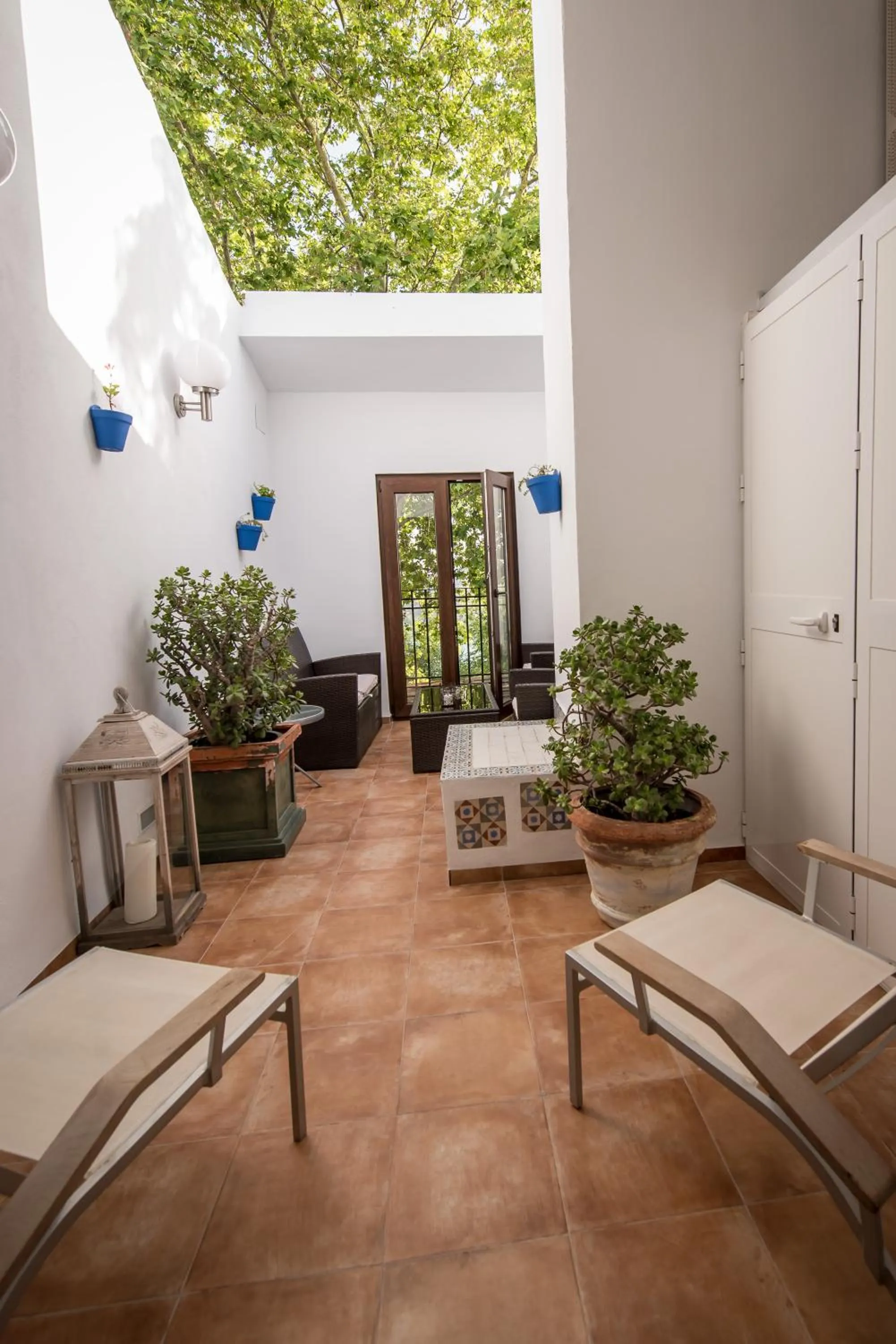 Property building in Al Lago