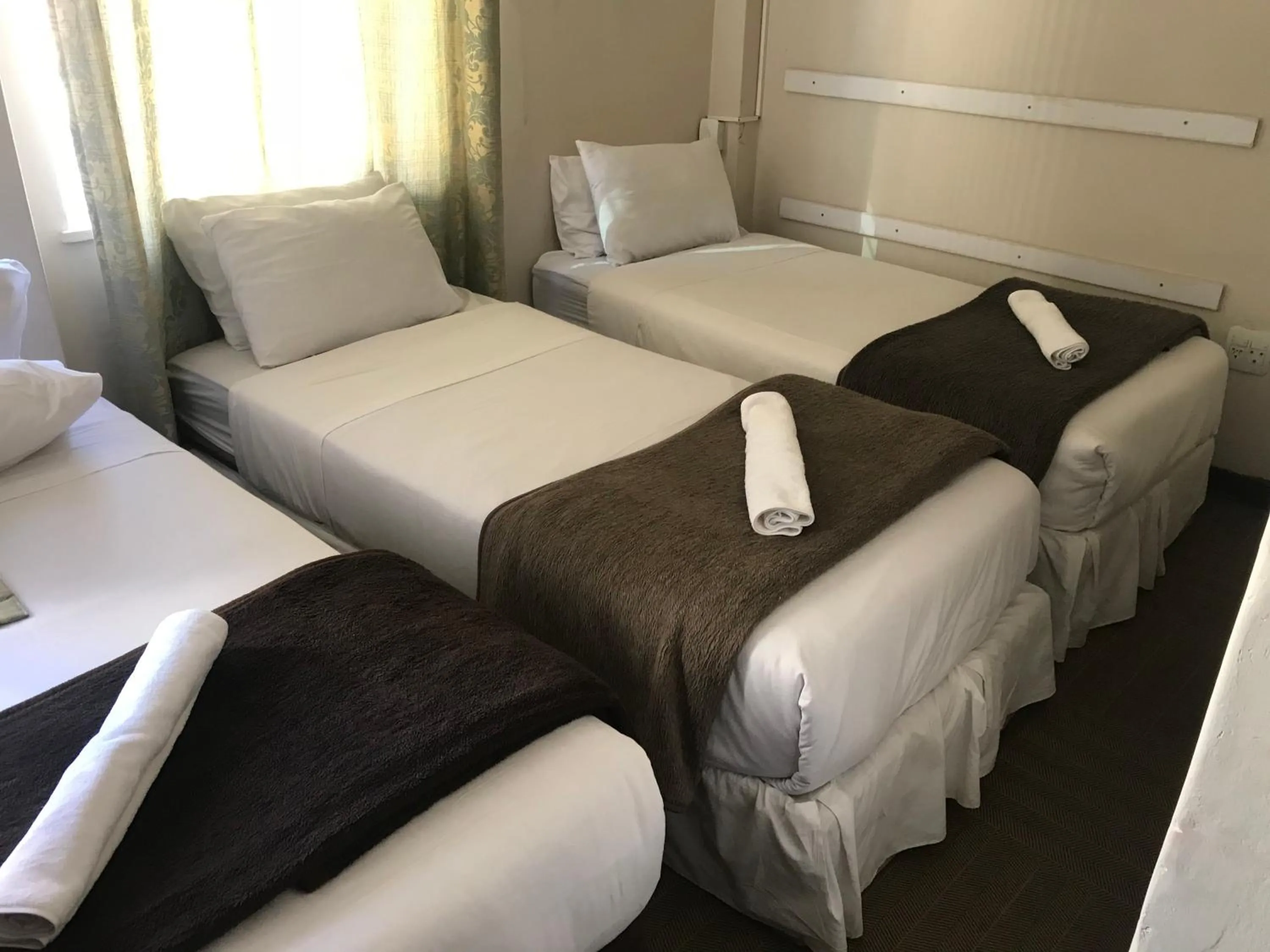 Photo of the whole room, Bed in Businessburg Hotel