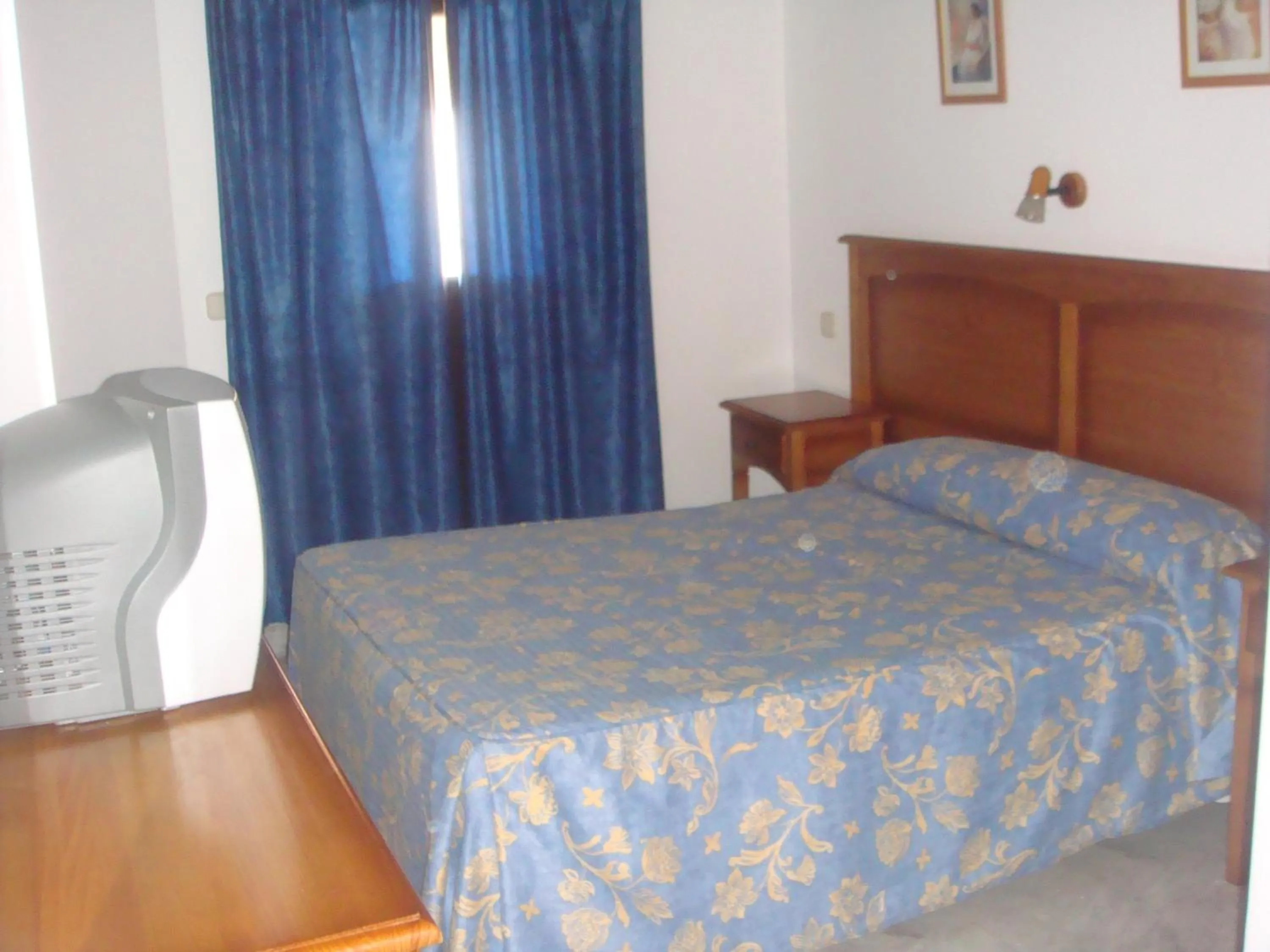 Photo of the whole room, Bed in Hostal Acuario