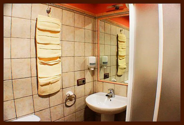 Bathroom in Hostal Torre de Guzmán