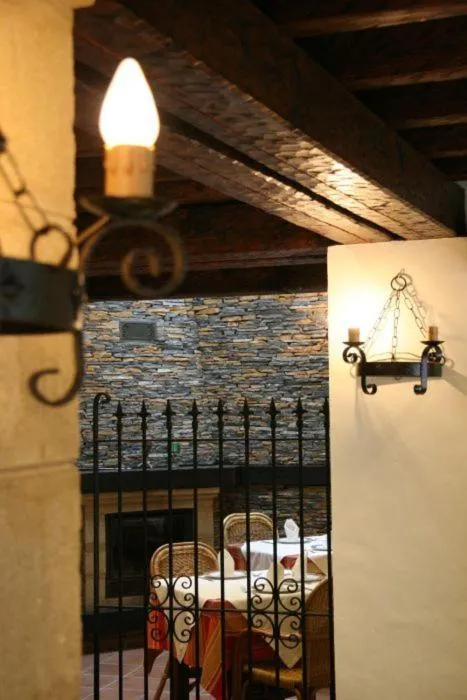 Restaurant/places to eat, Bed in Hostal Torre de Guzmán