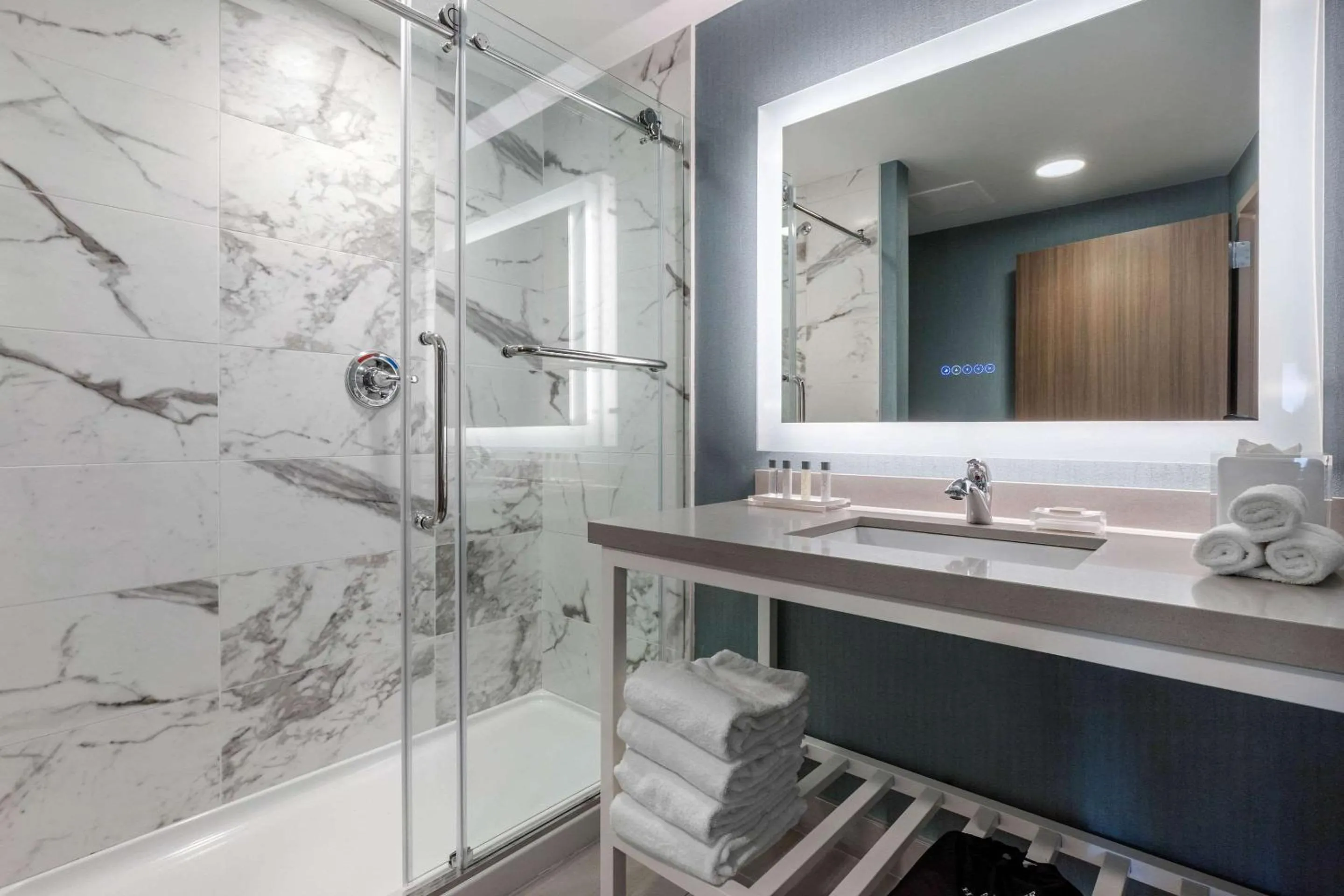 Bedroom in Cambria Hotel West Orange