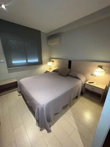 Small Single Room in Hostal Crisami