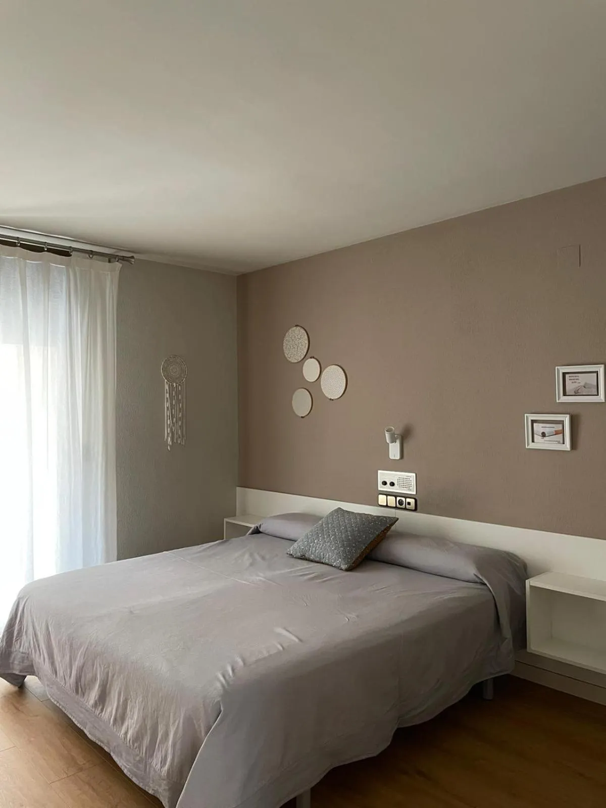 Double Room with Two Double Beds - single occupancy in Hostal Crisami