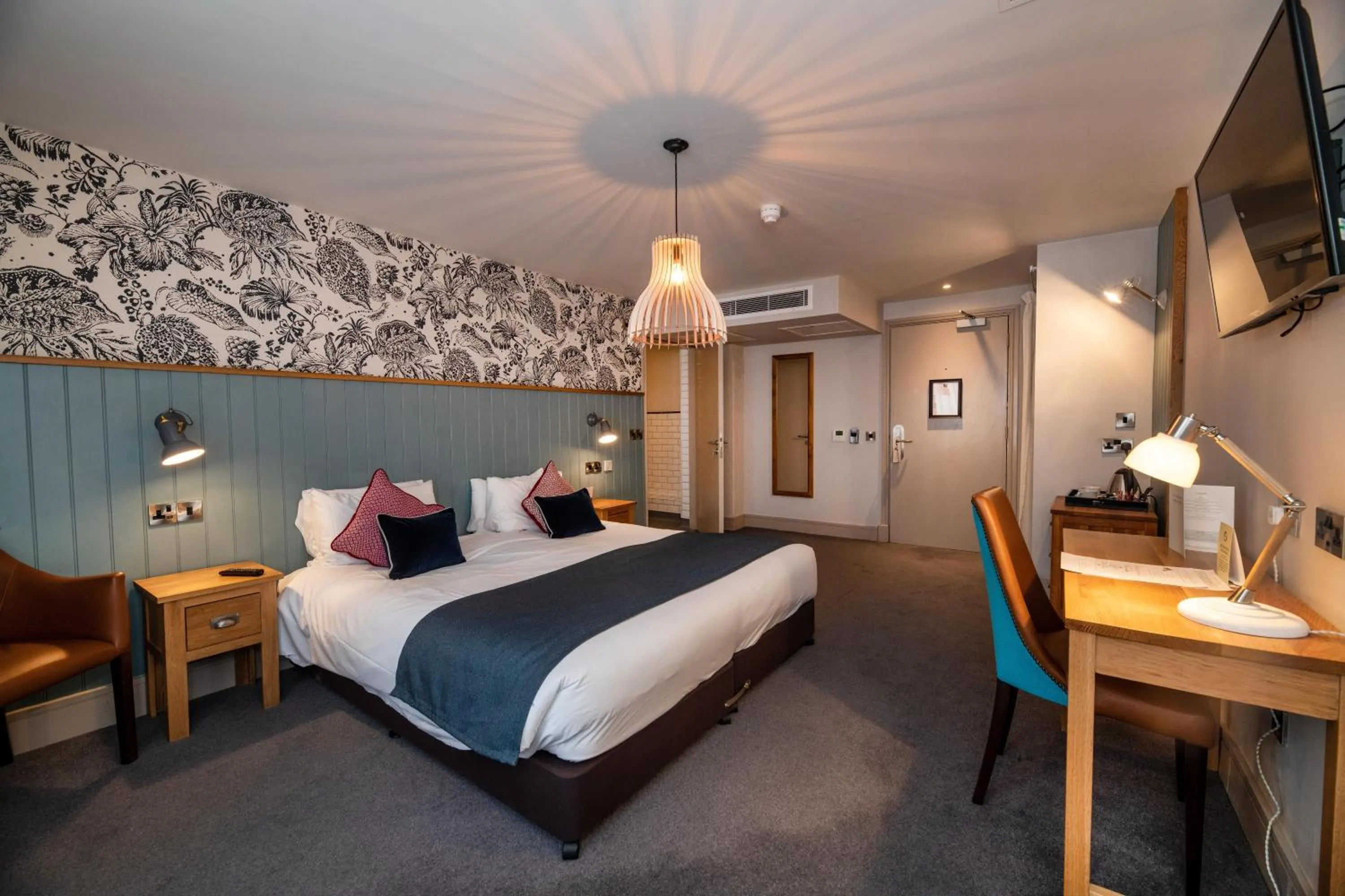 Bedroom, Bed in Greswolde Arms by Chef & Brewer Collection