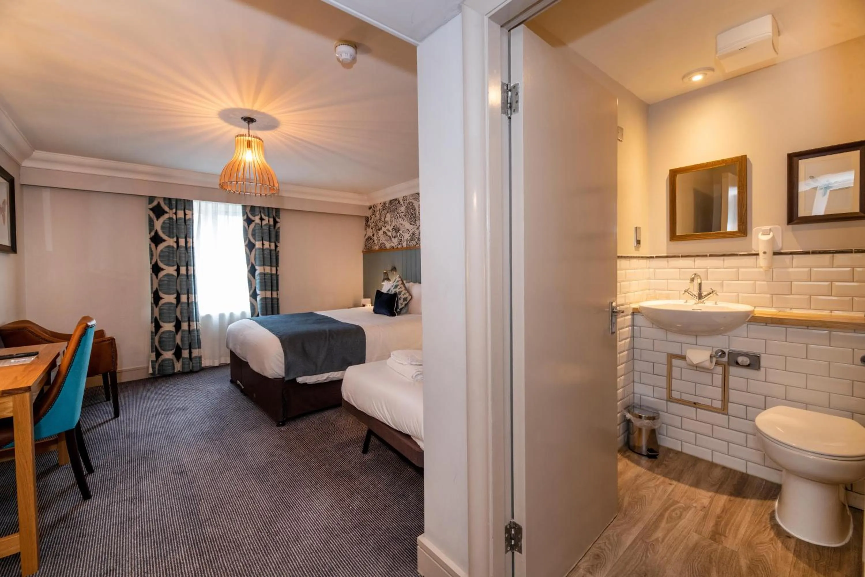 Photo of the whole room, Bed in Greswolde Arms by Chef & Brewer Collection