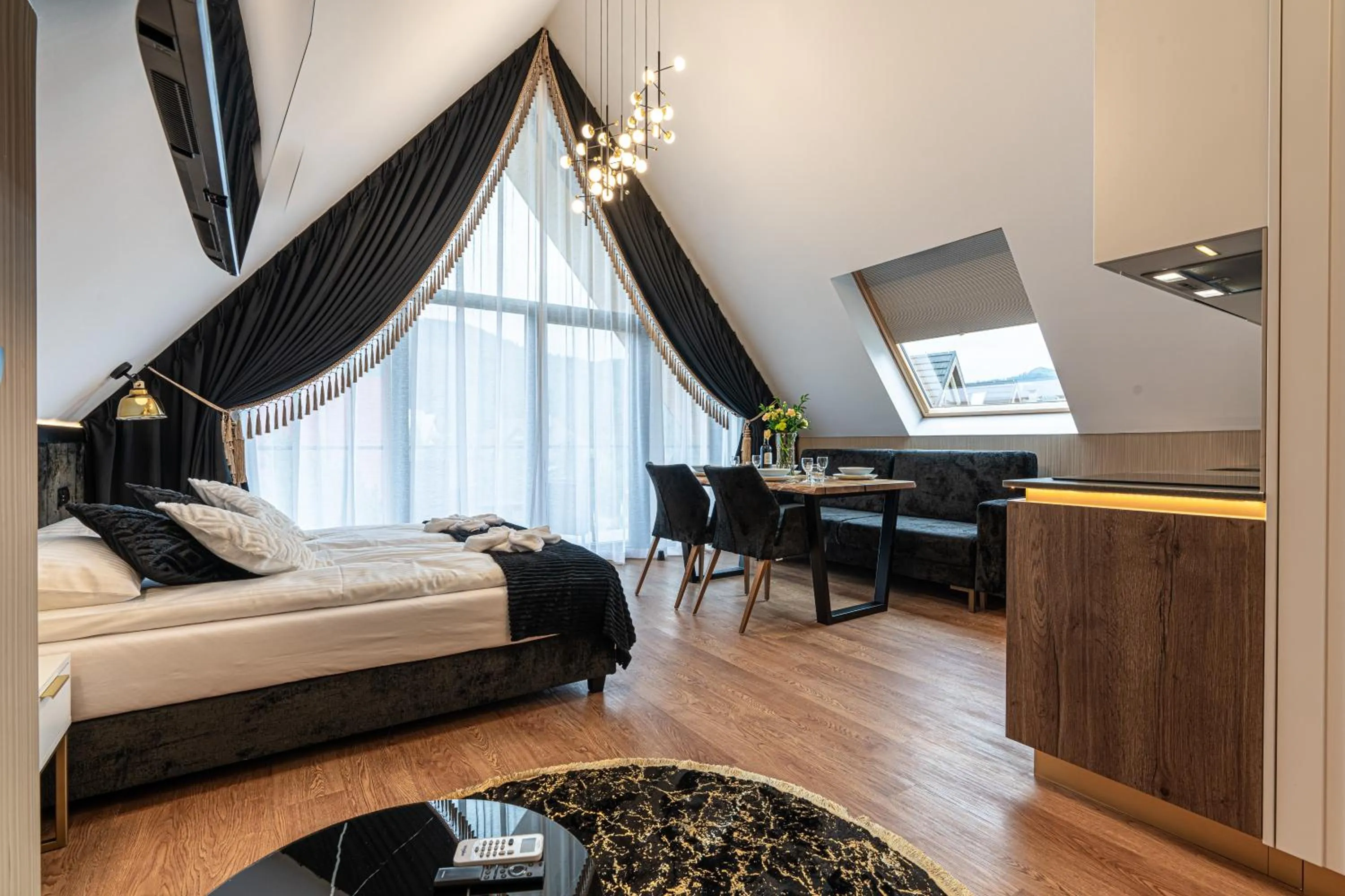 Living room, Bed in Góralska Rezydencja