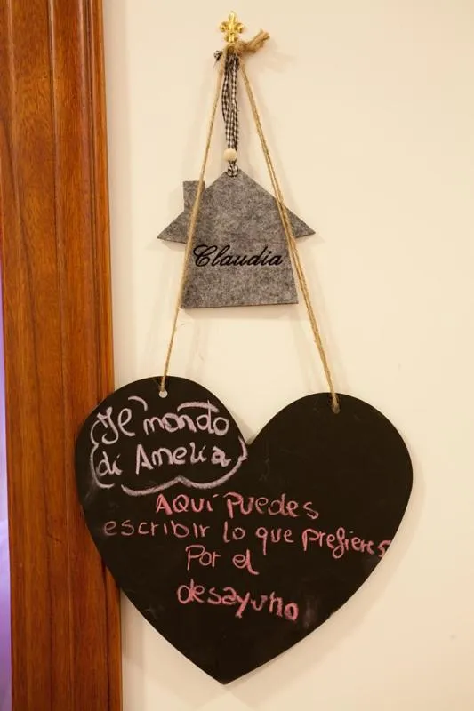 Decorative detail in Il Mondo Di Amelia