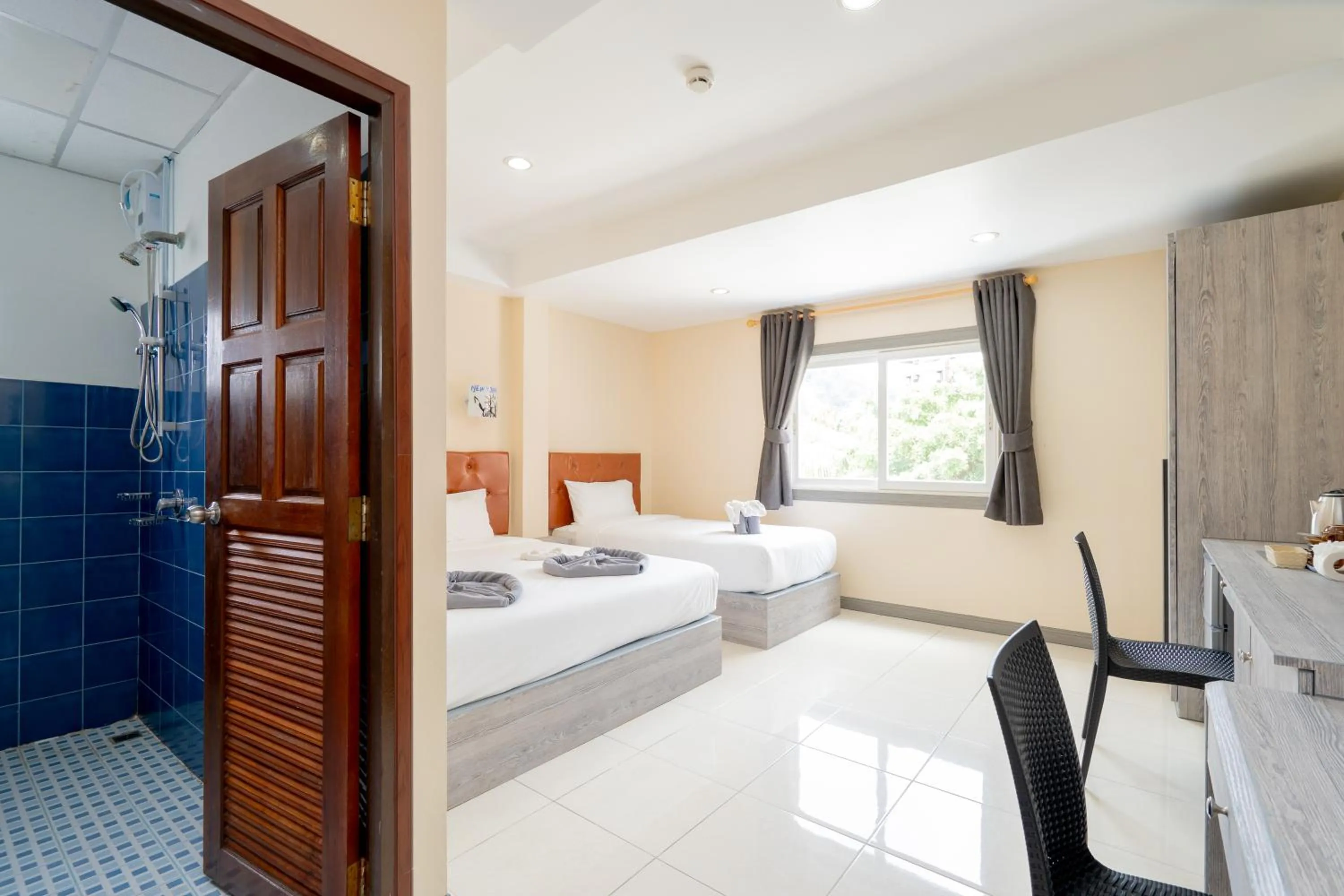 Bedroom, Bed in Square One Hotel Patong