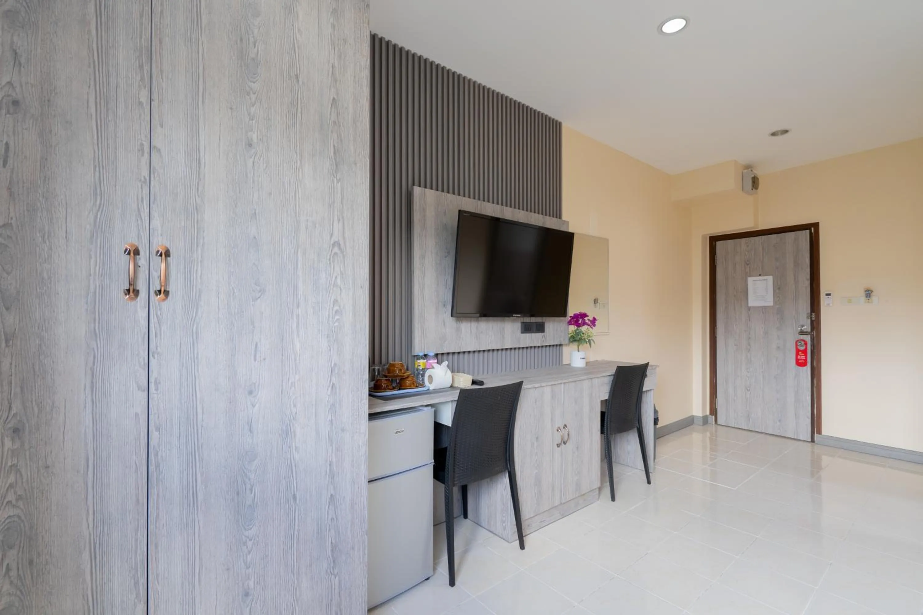 TV and multimedia in Square One Hotel Patong