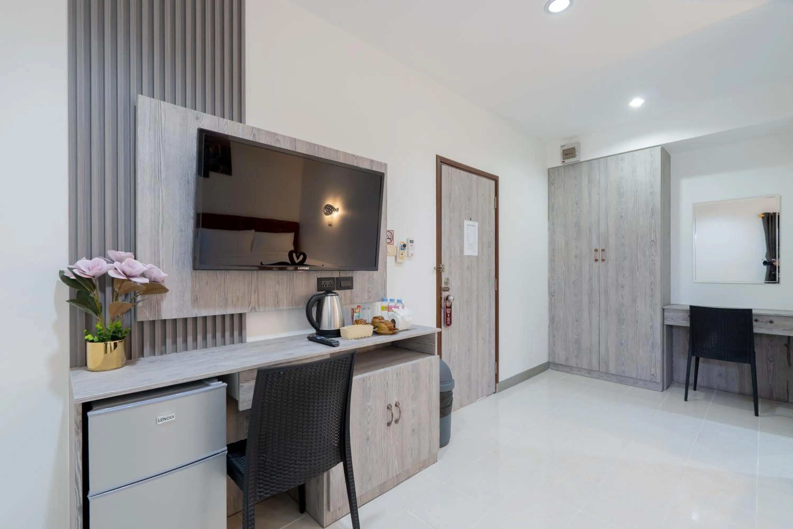 TV and multimedia in Square One Hotel Patong