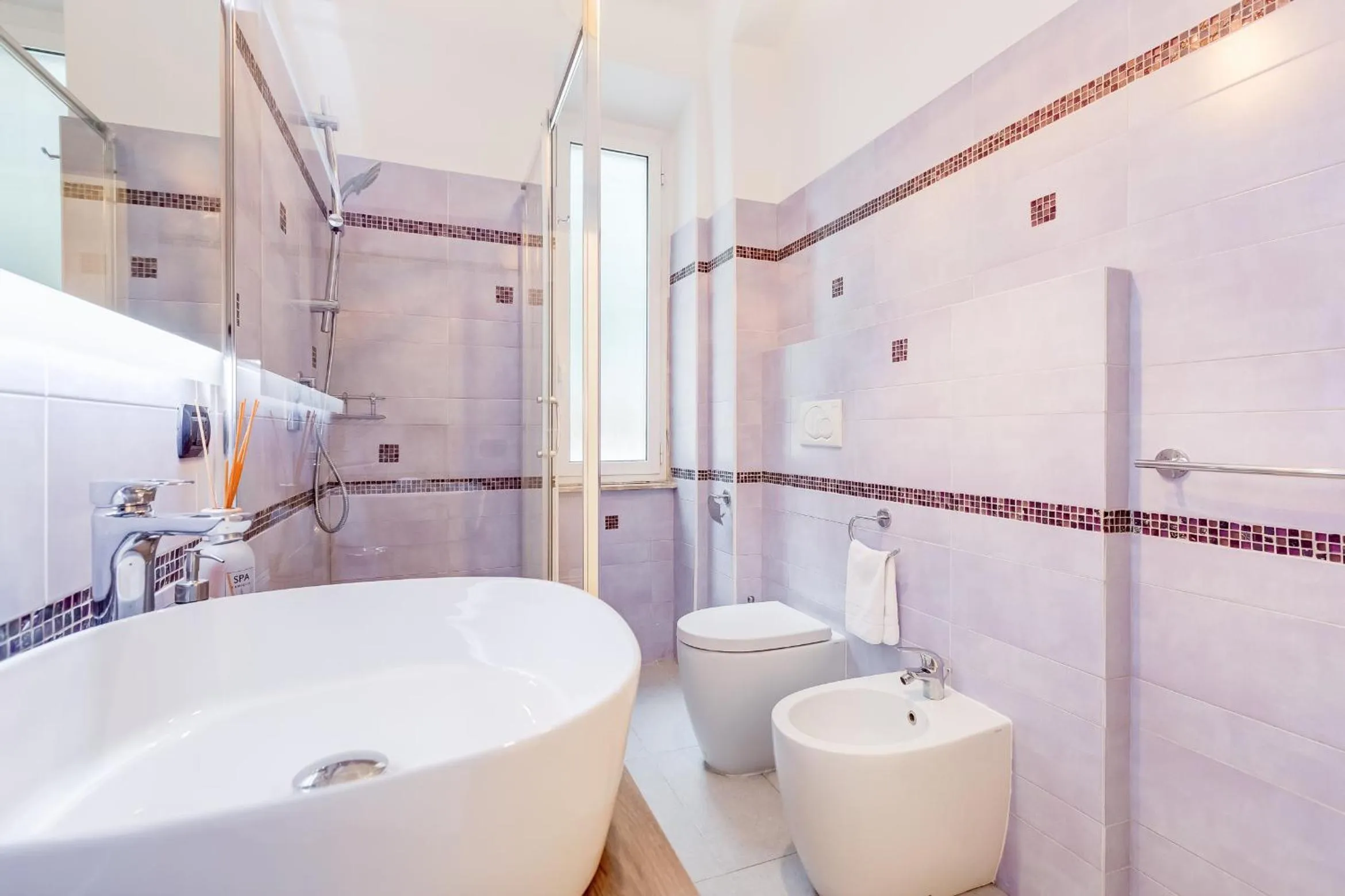 Shower in Vaticano Private Apartment