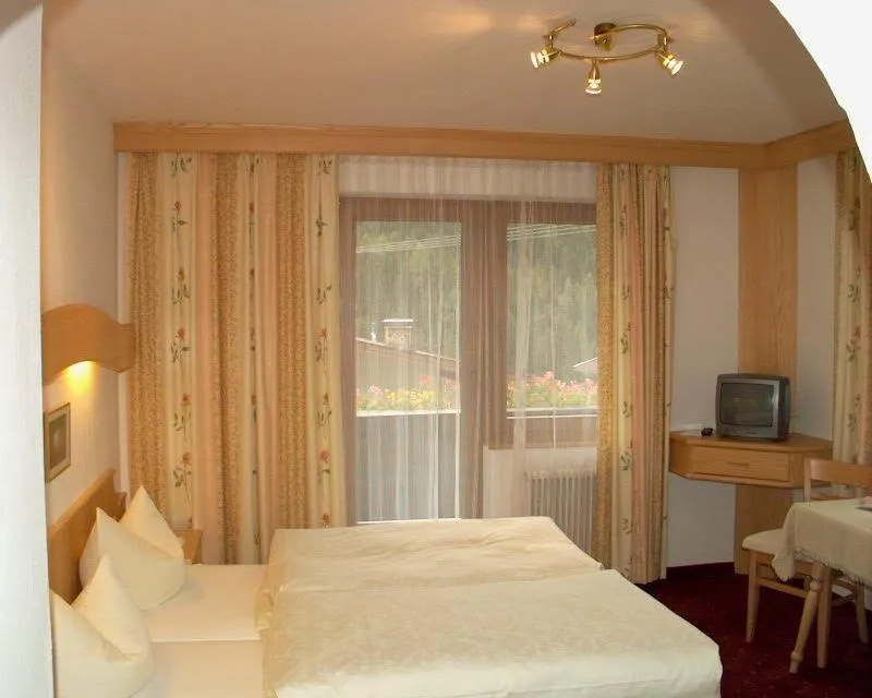 Photo of the whole room, Bed in Gästehaus Elfriede