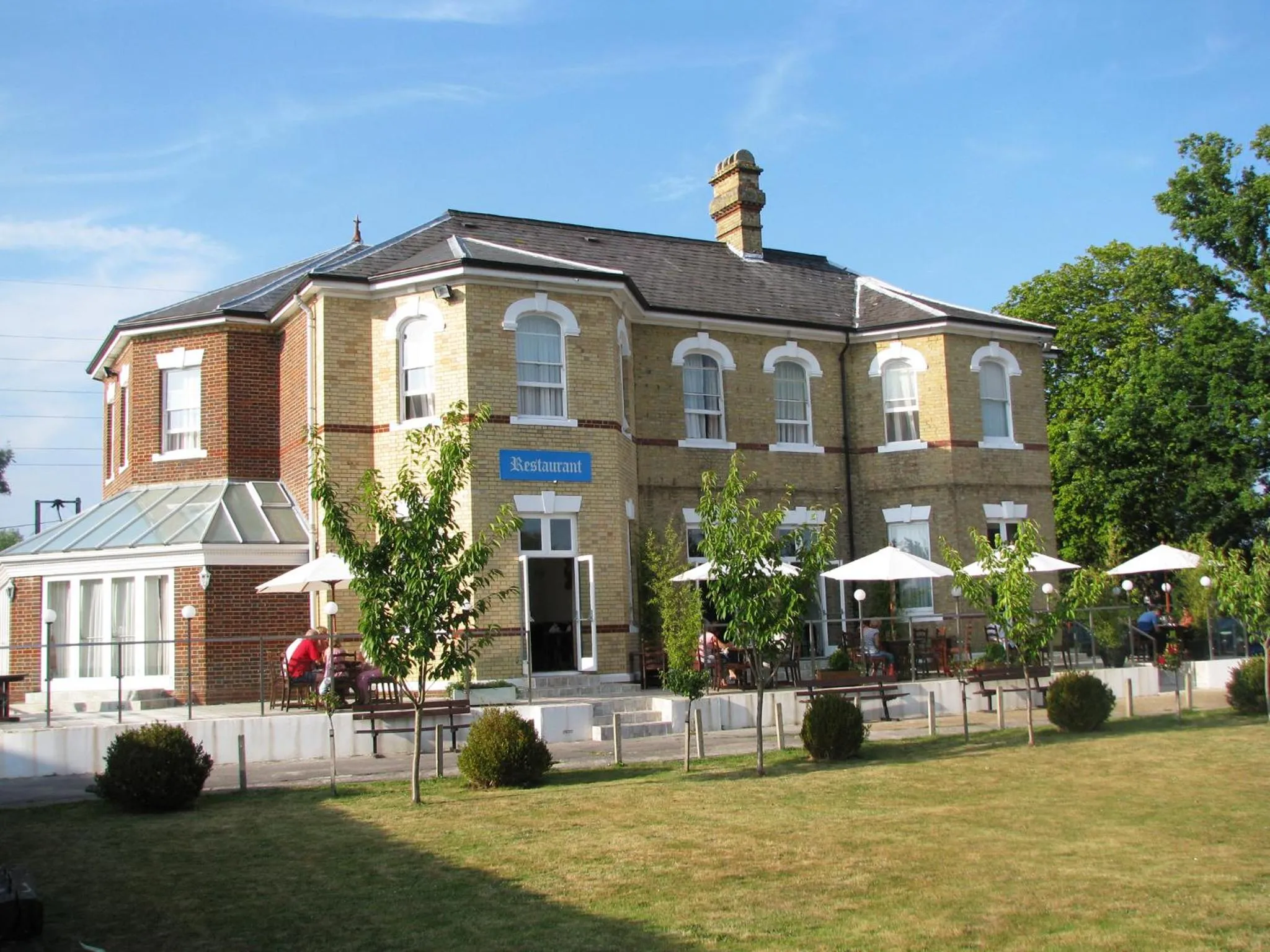 Balcony/Terrace in Gatwick Cambridge Hotel